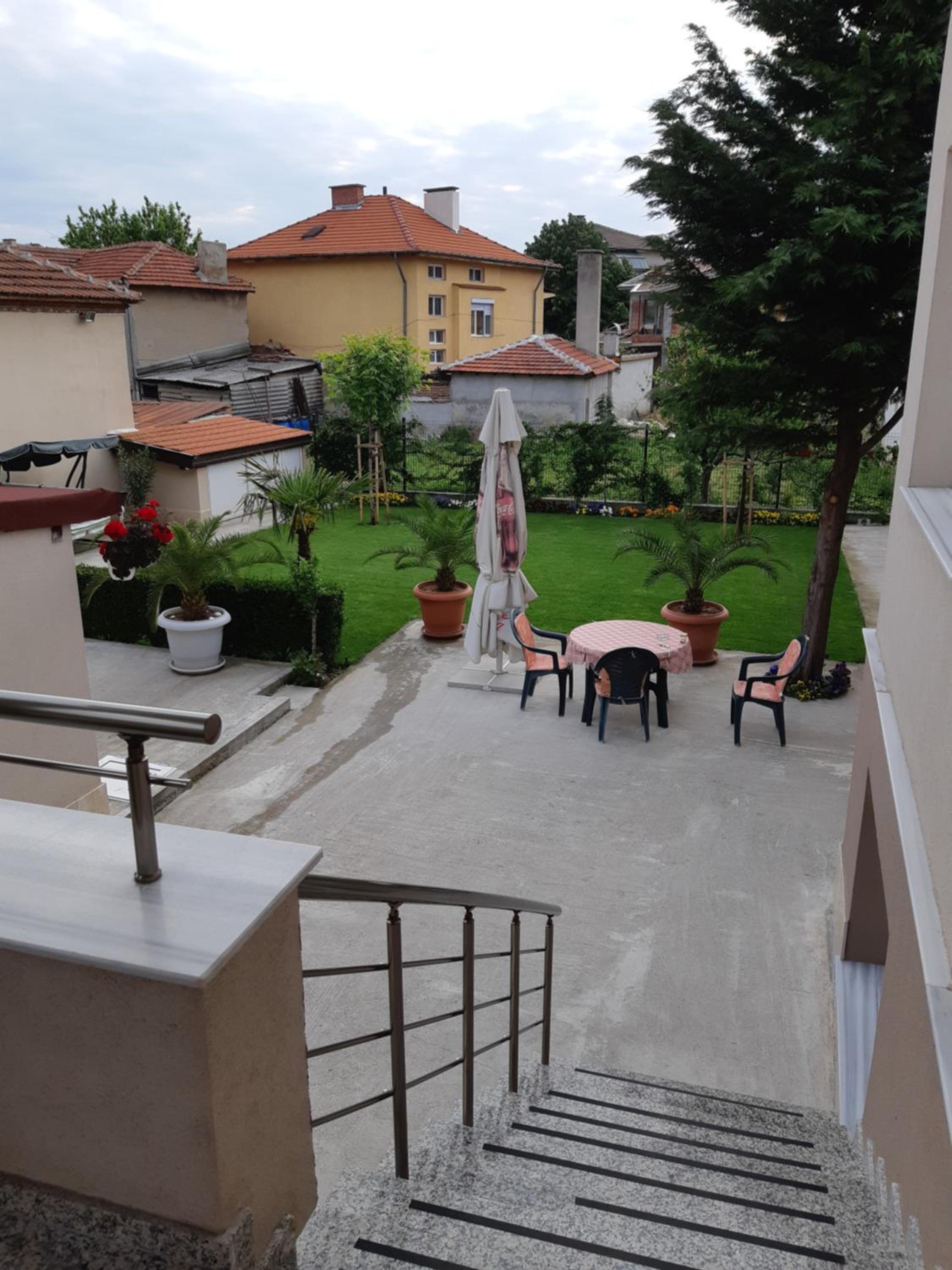 Villa Ros Guest House