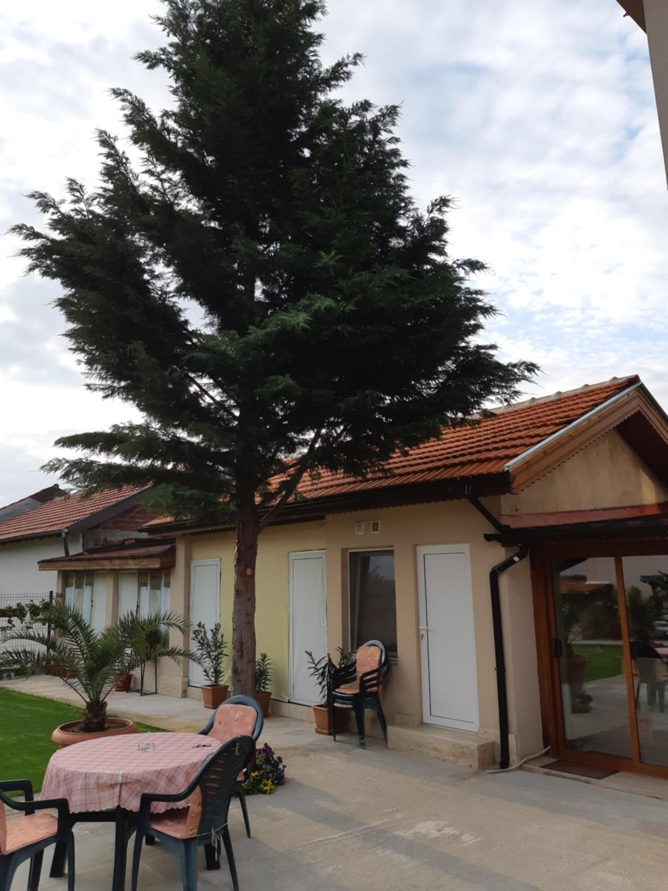 Villa Ros Guest House