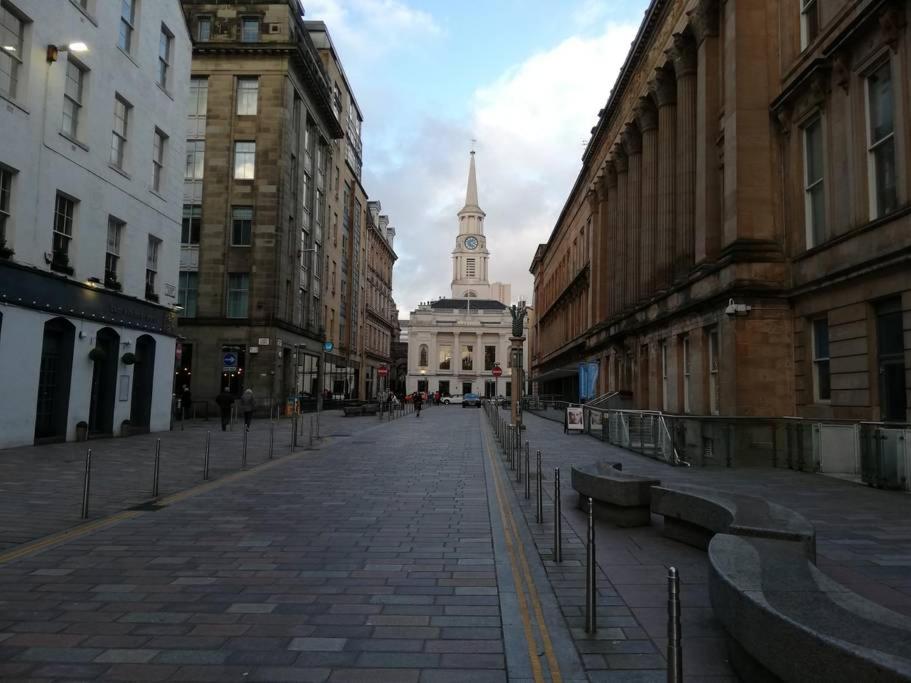 Stylish Merchant City Flat view 4