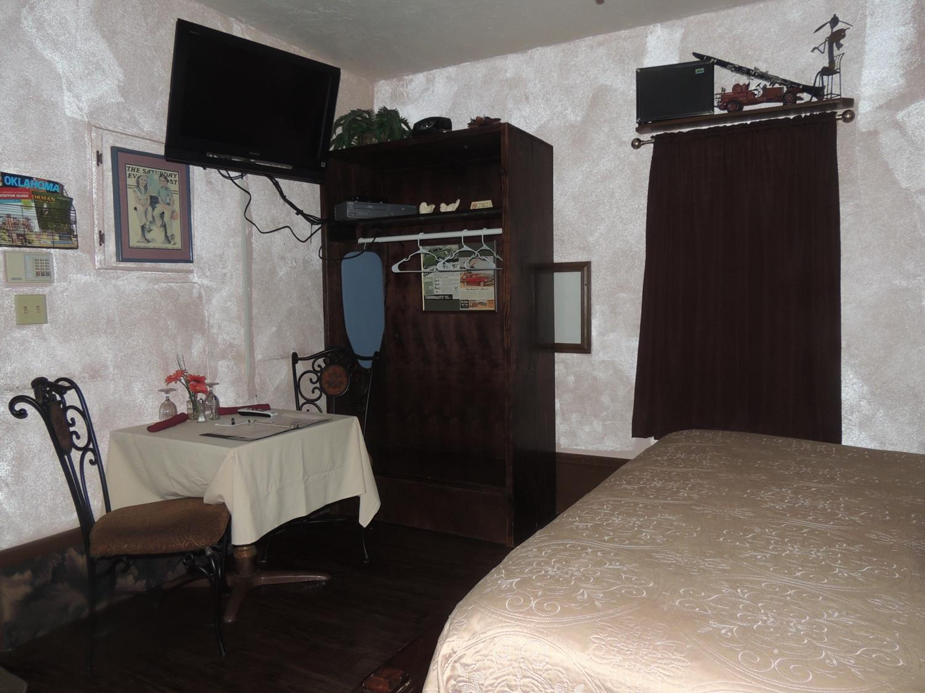 The Whispering Pines Inn