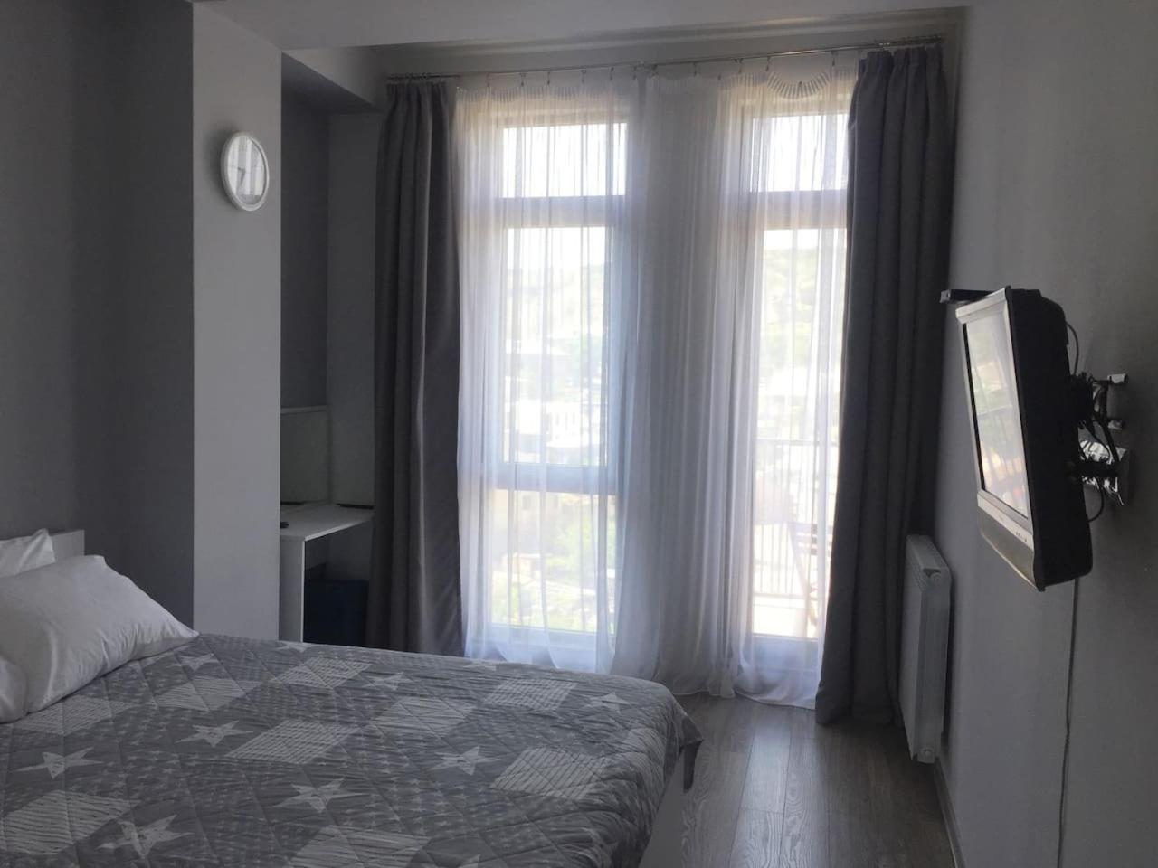Sunny Apartment Ortachala