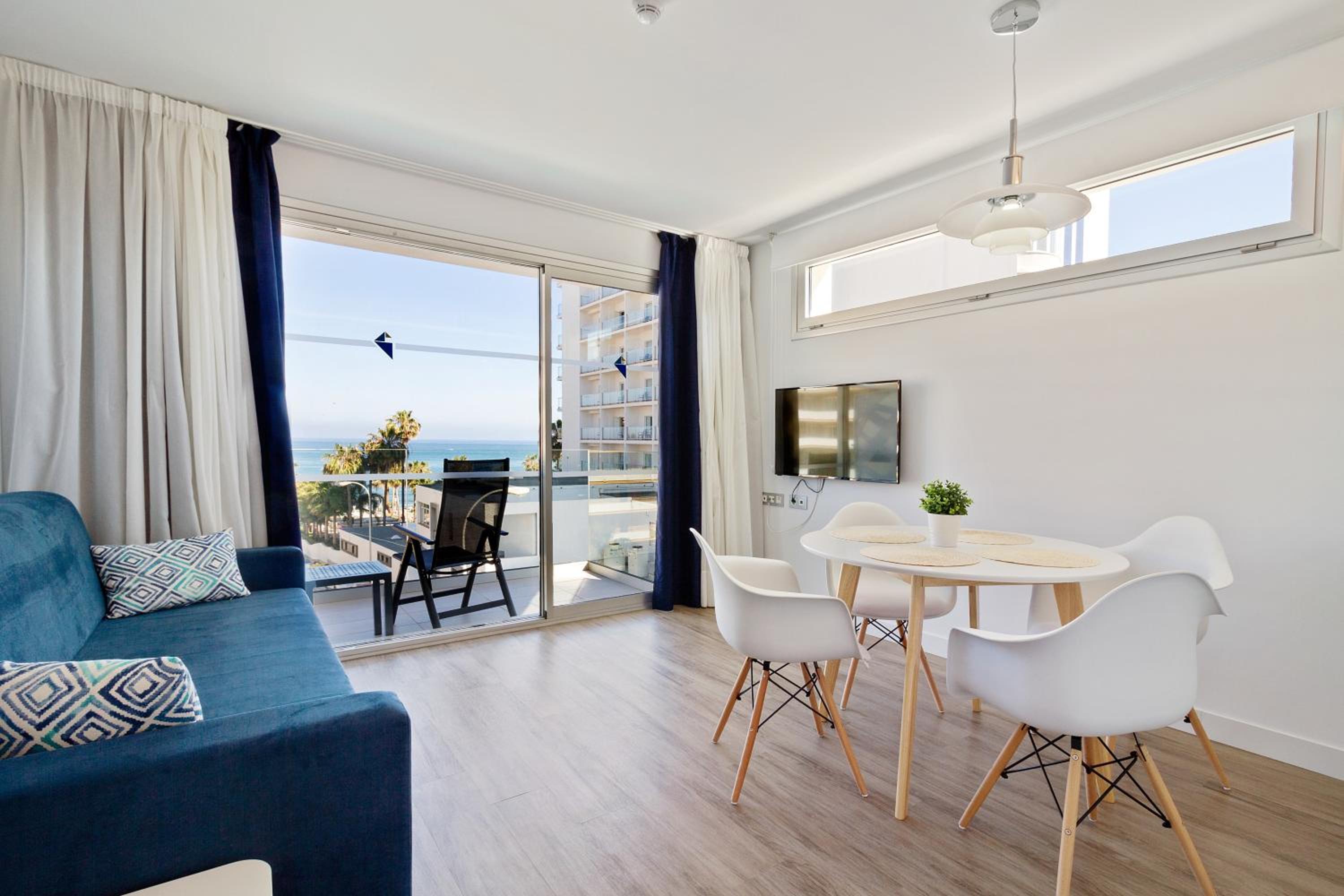 Carihuela Suites