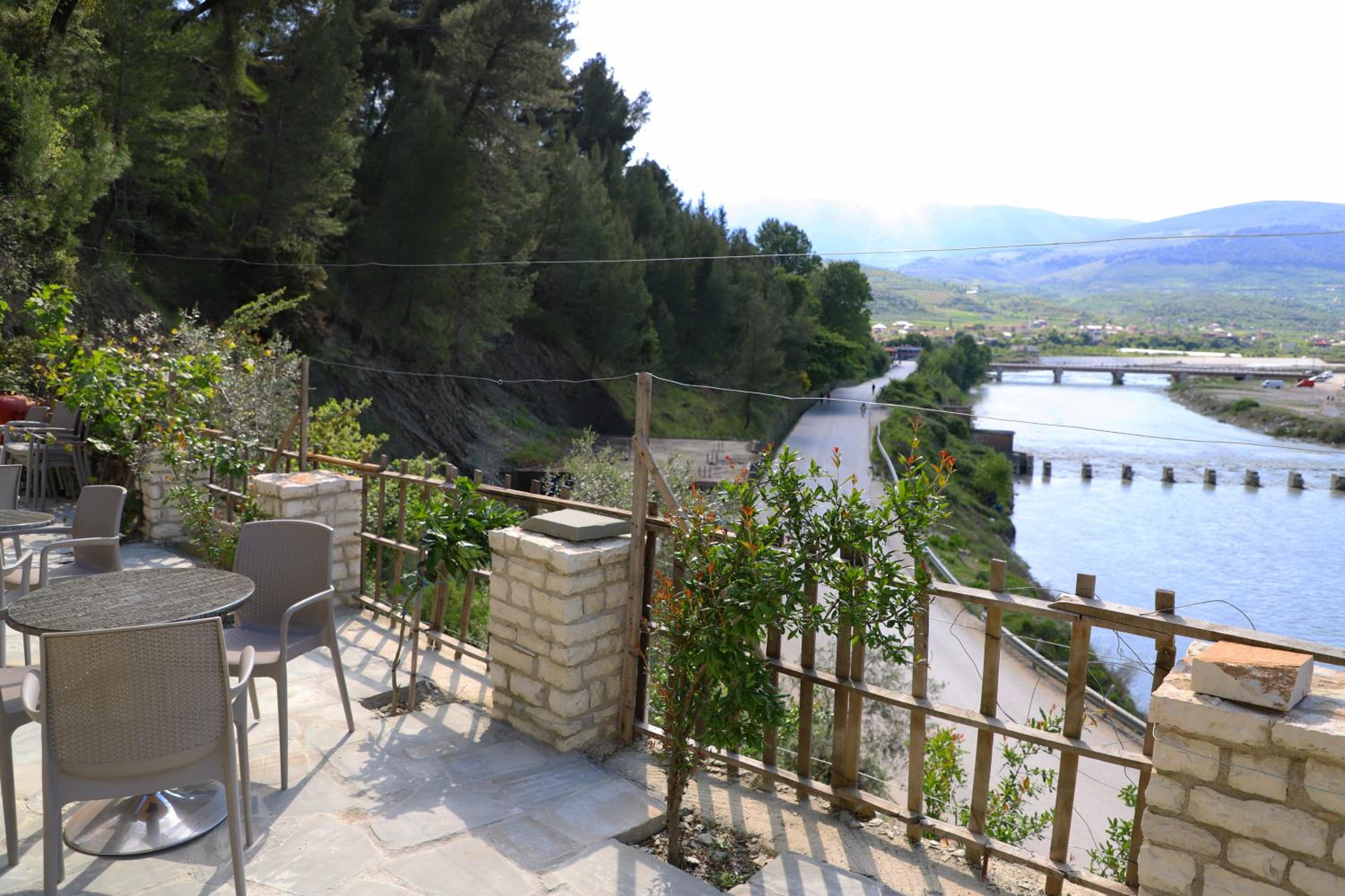 Hotel Demaj