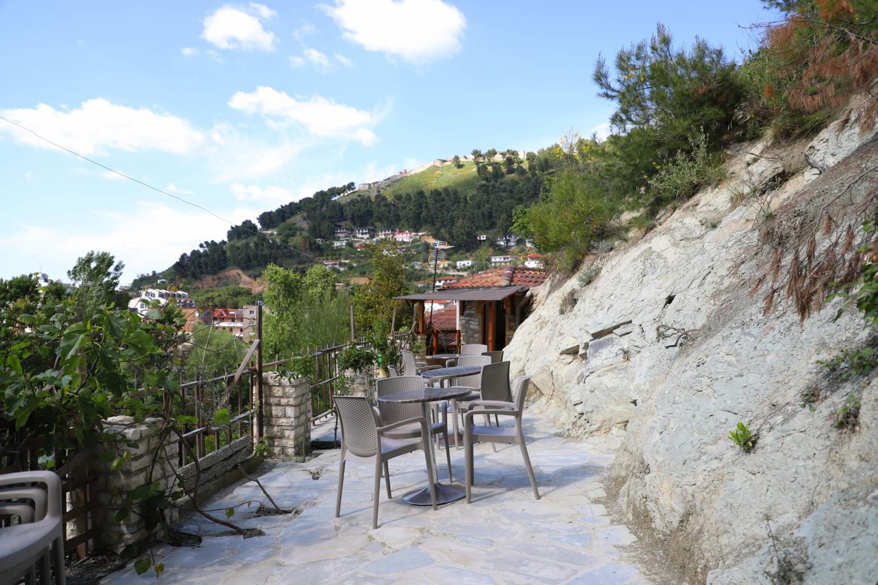 Hotel Demaj