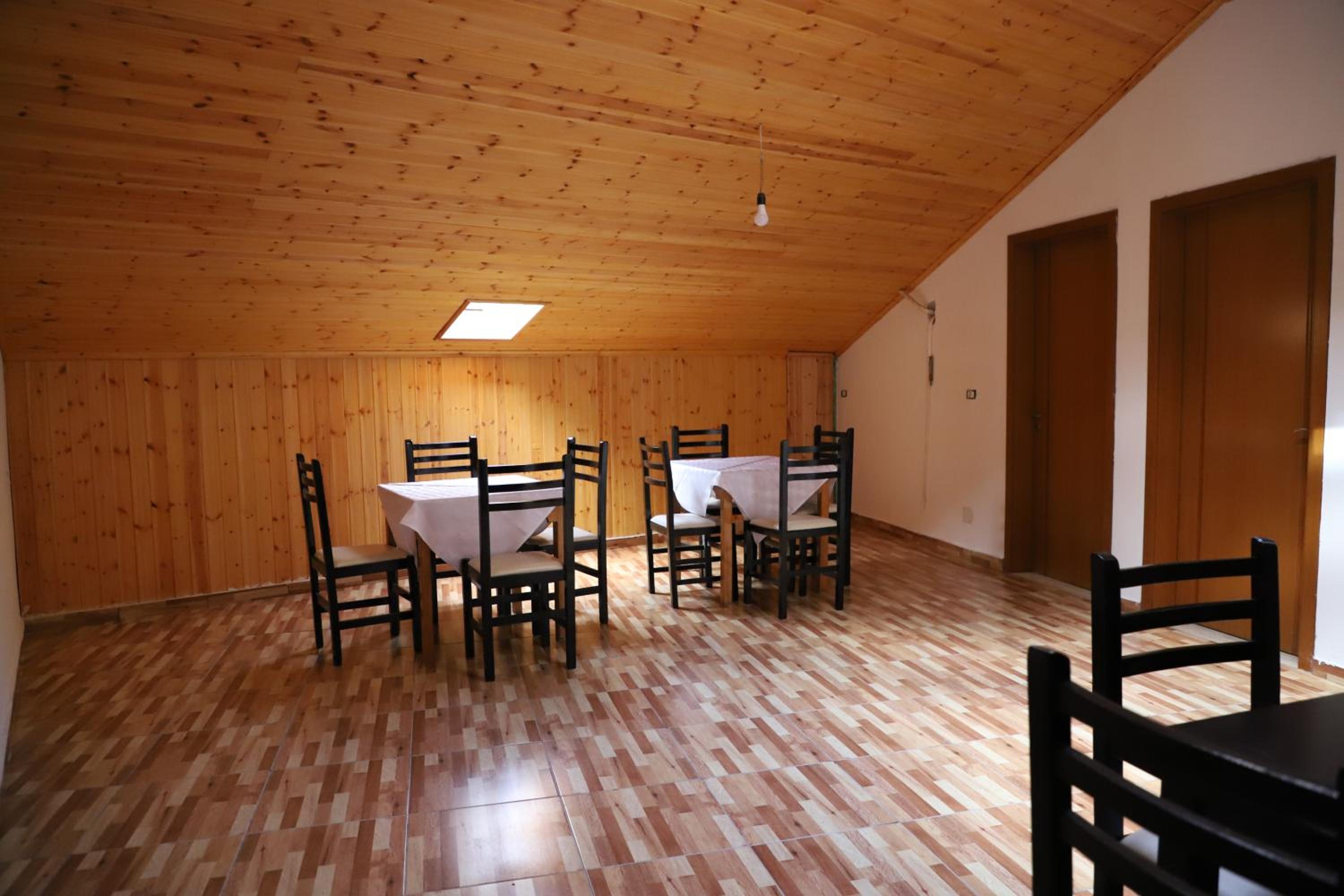 Hotel Demaj