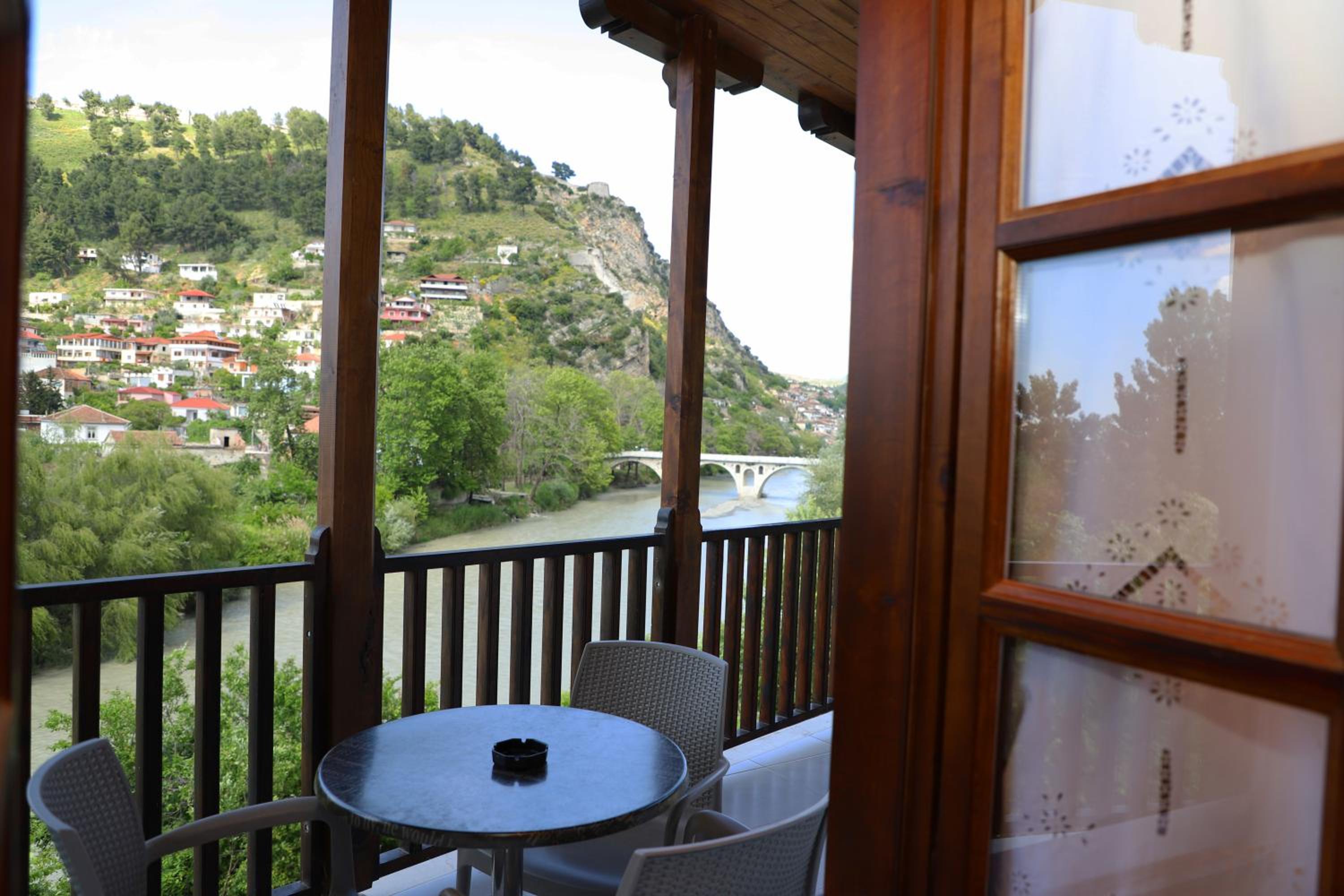 Hotel Demaj
