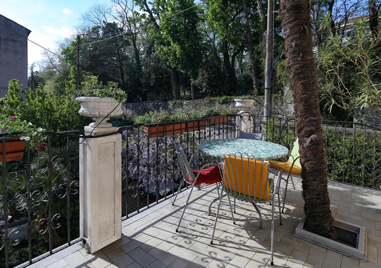 Le Palme Trieste view 2