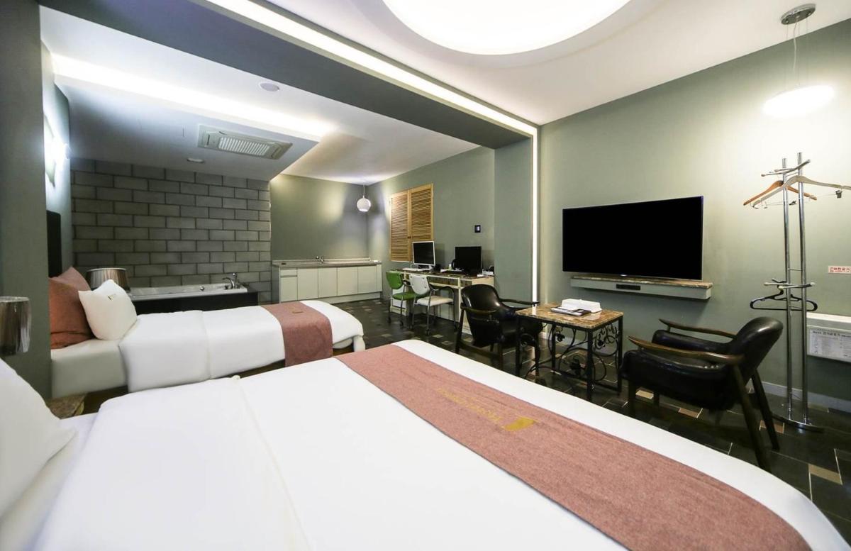hotel room