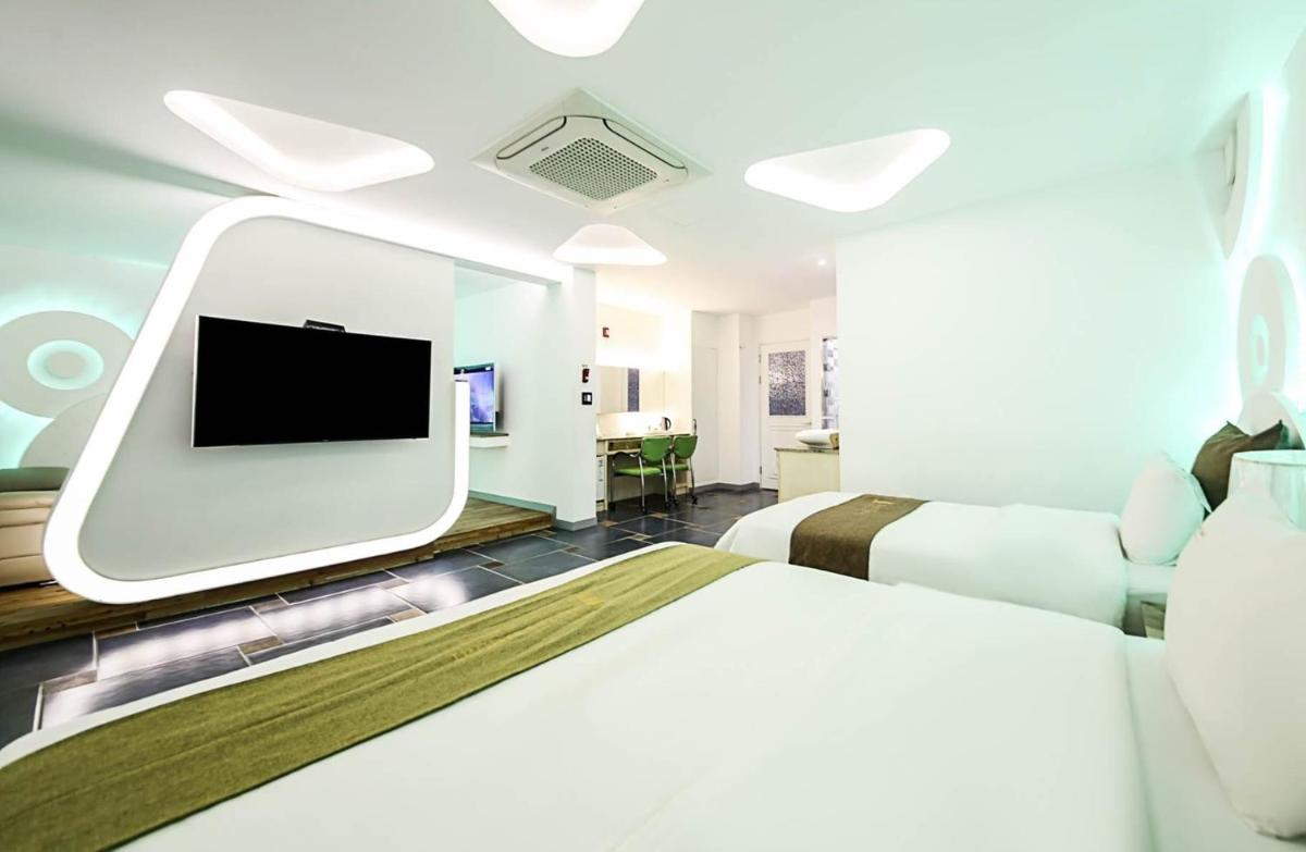 hotel room