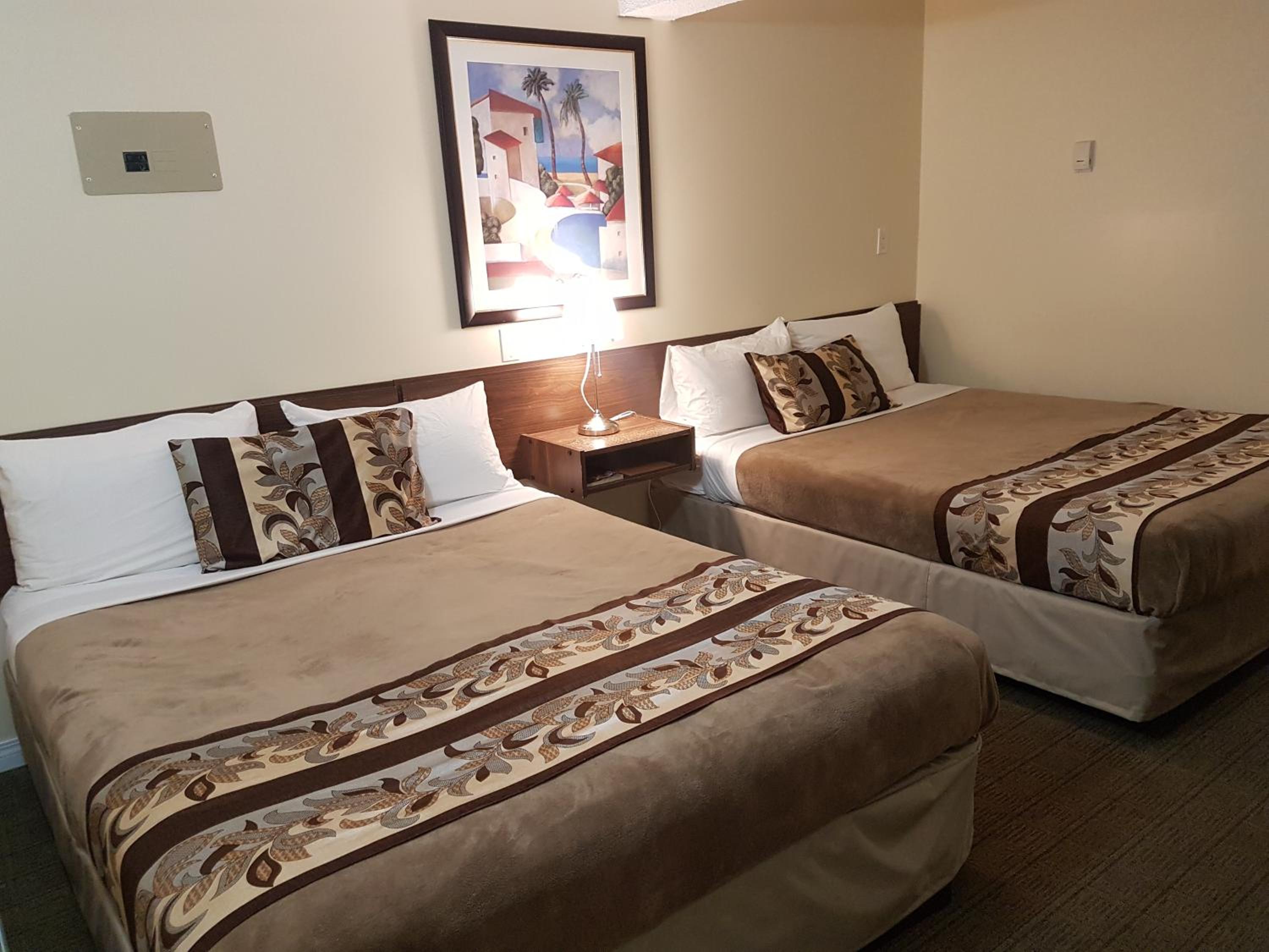Parkway Motel & European Lodges