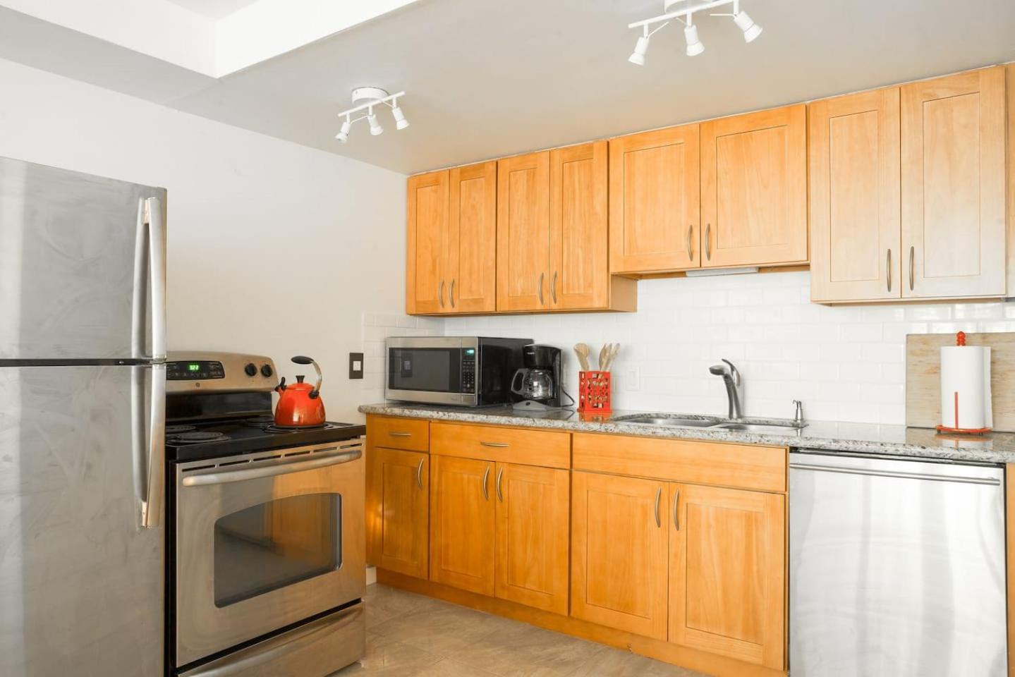 Mercer Island Apartment in the Woods, Pets Allowed view 2