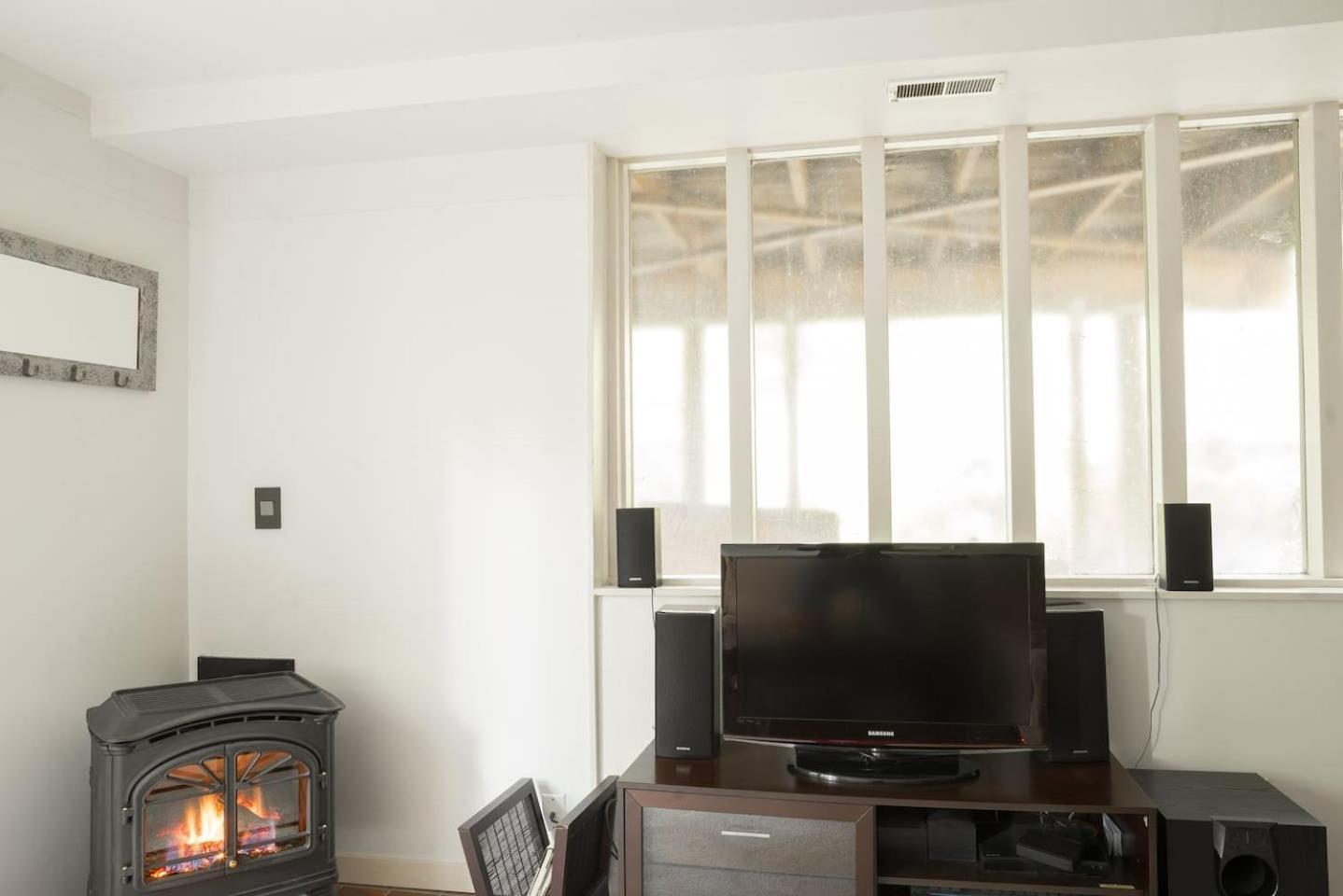 Mercer Island Apartment in the Woods, Pets Allowed view 4