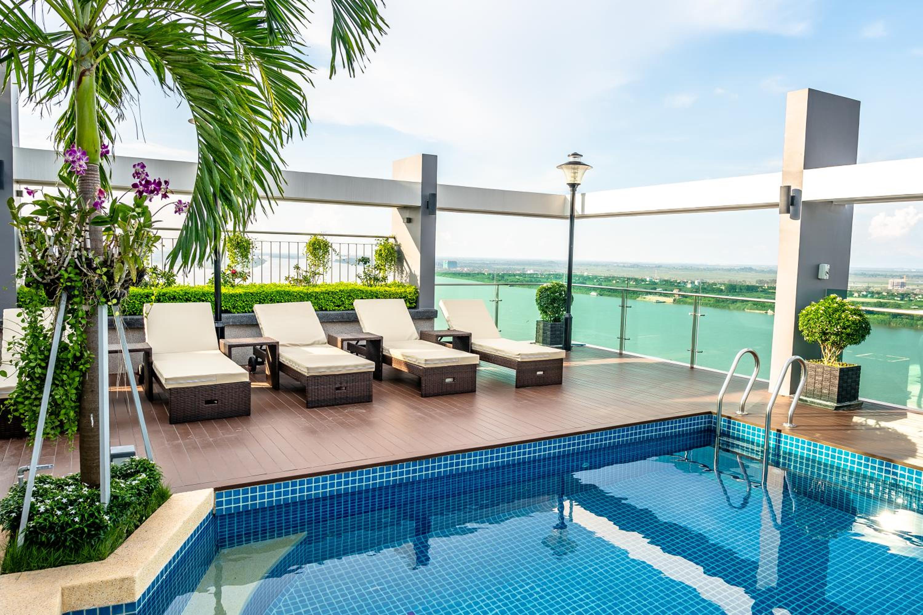 Infinity 28 Hotel and Residence