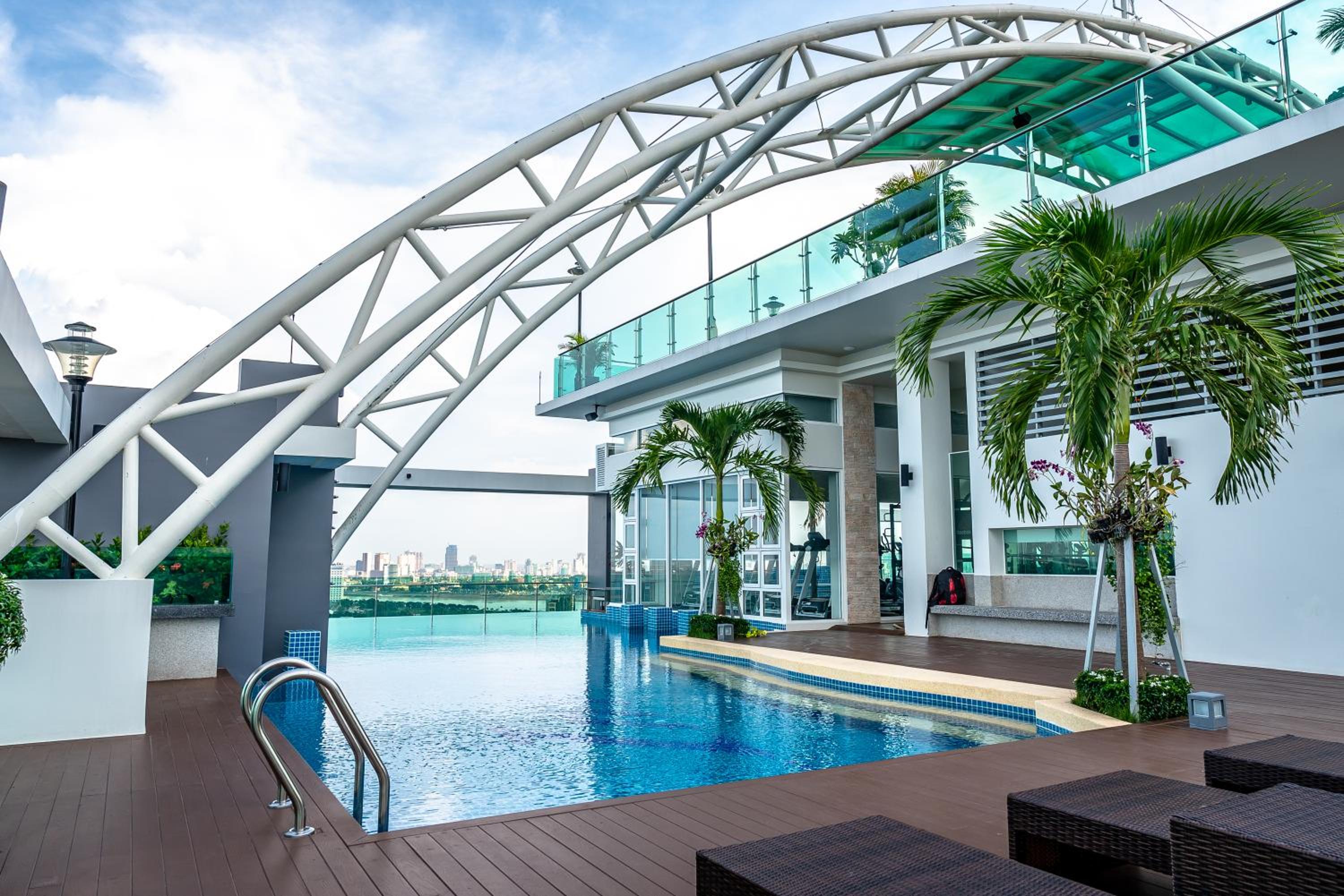 Infinity 28 Hotel and Residence