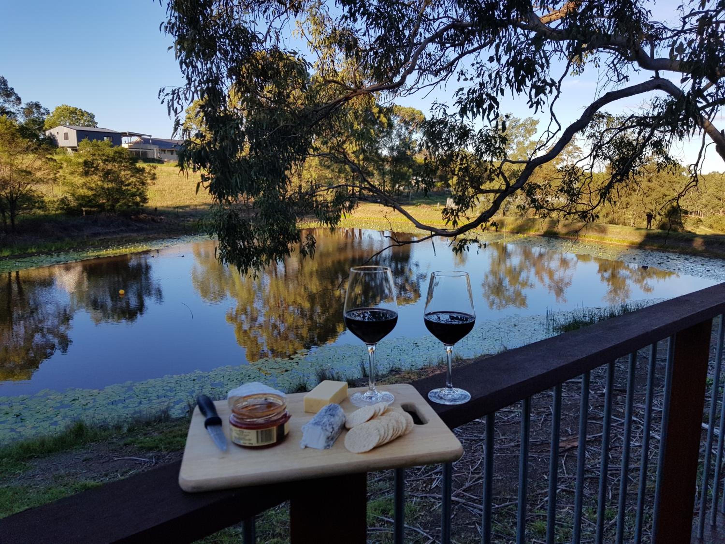 Hotel Blueberry Hills On Comleroy Farmstay - Self-Contained Cottages