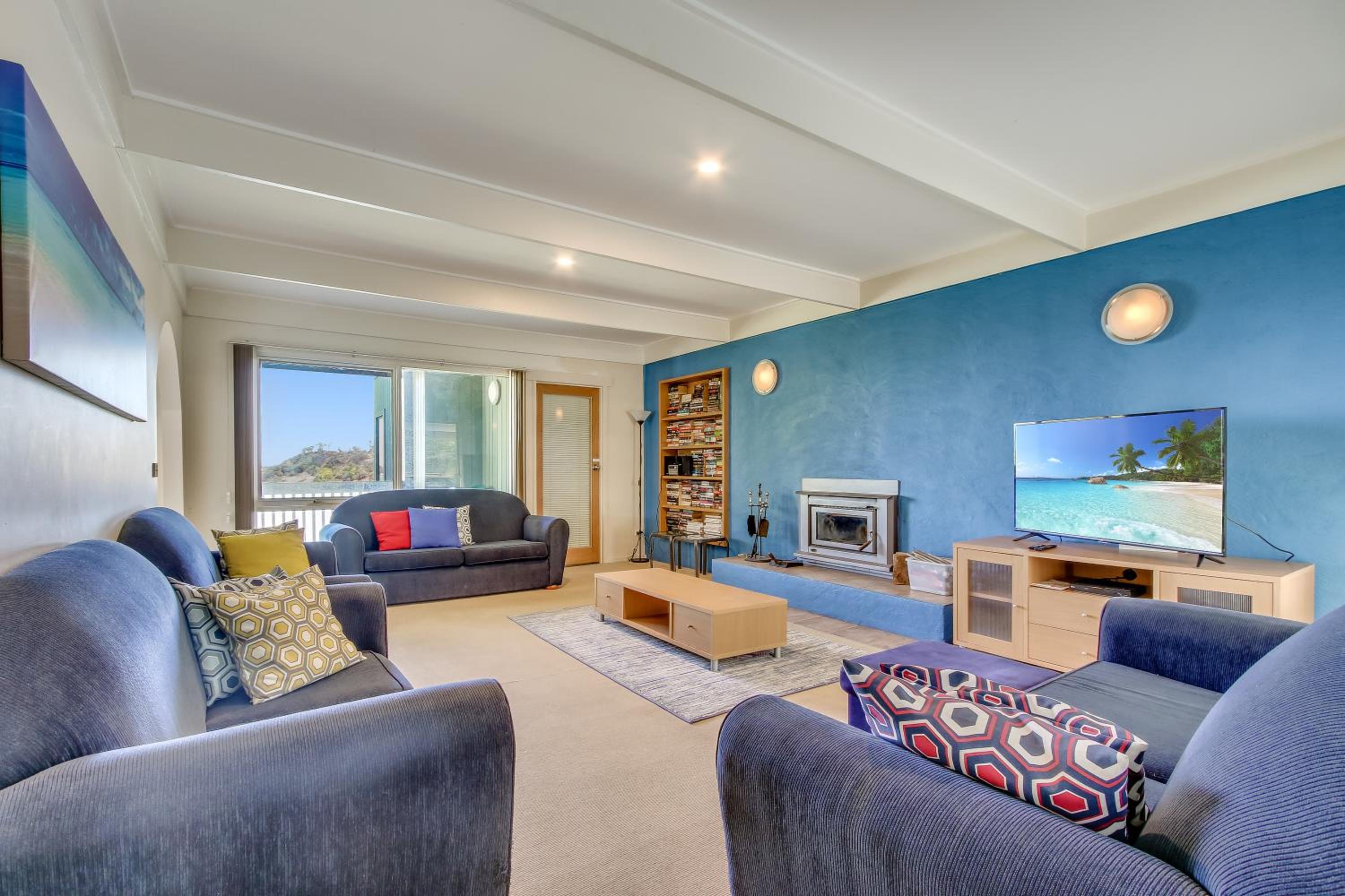 The Point - Spacious Waterfront Escape
