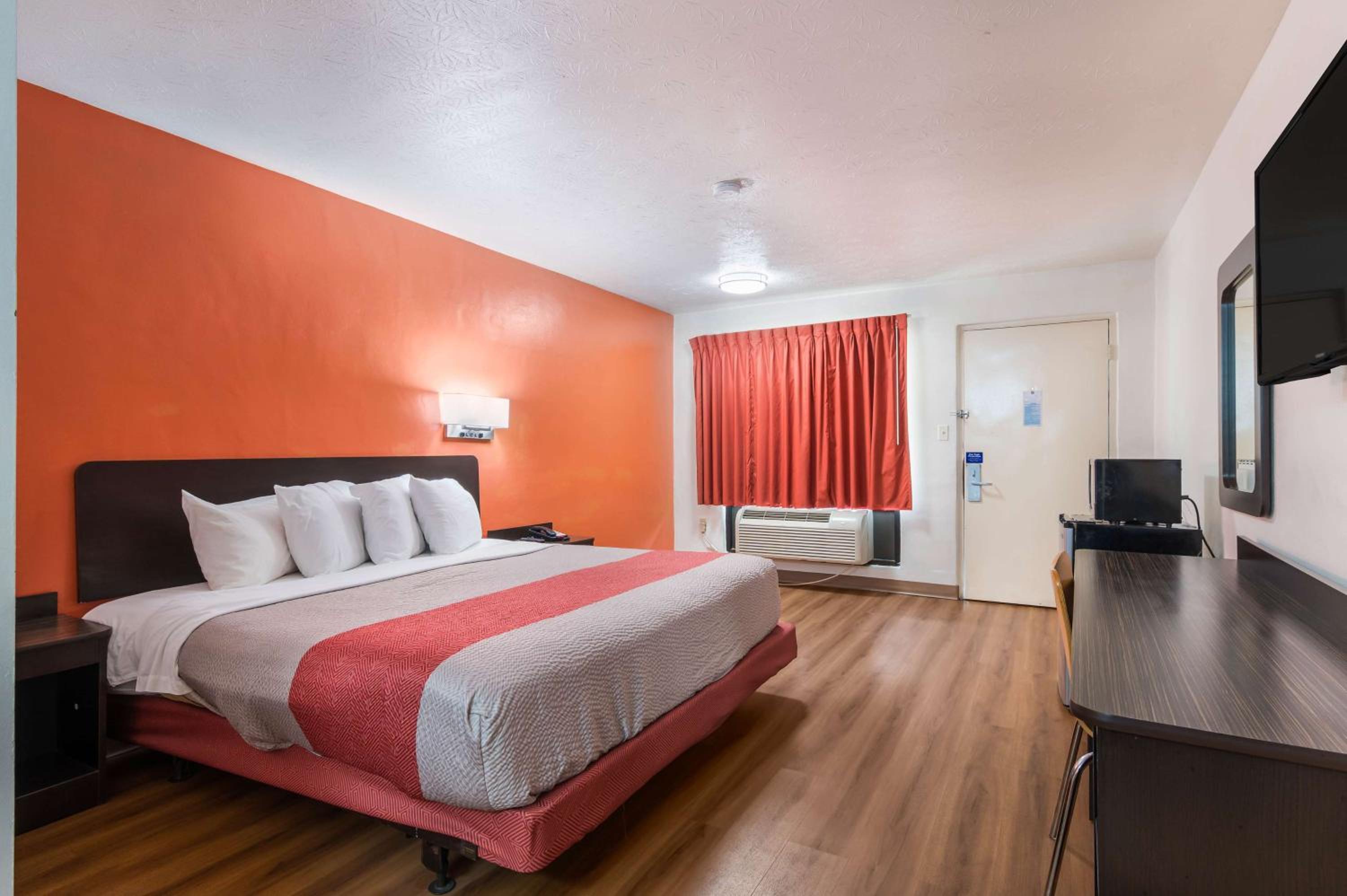 Motel 6-Attalla, AL