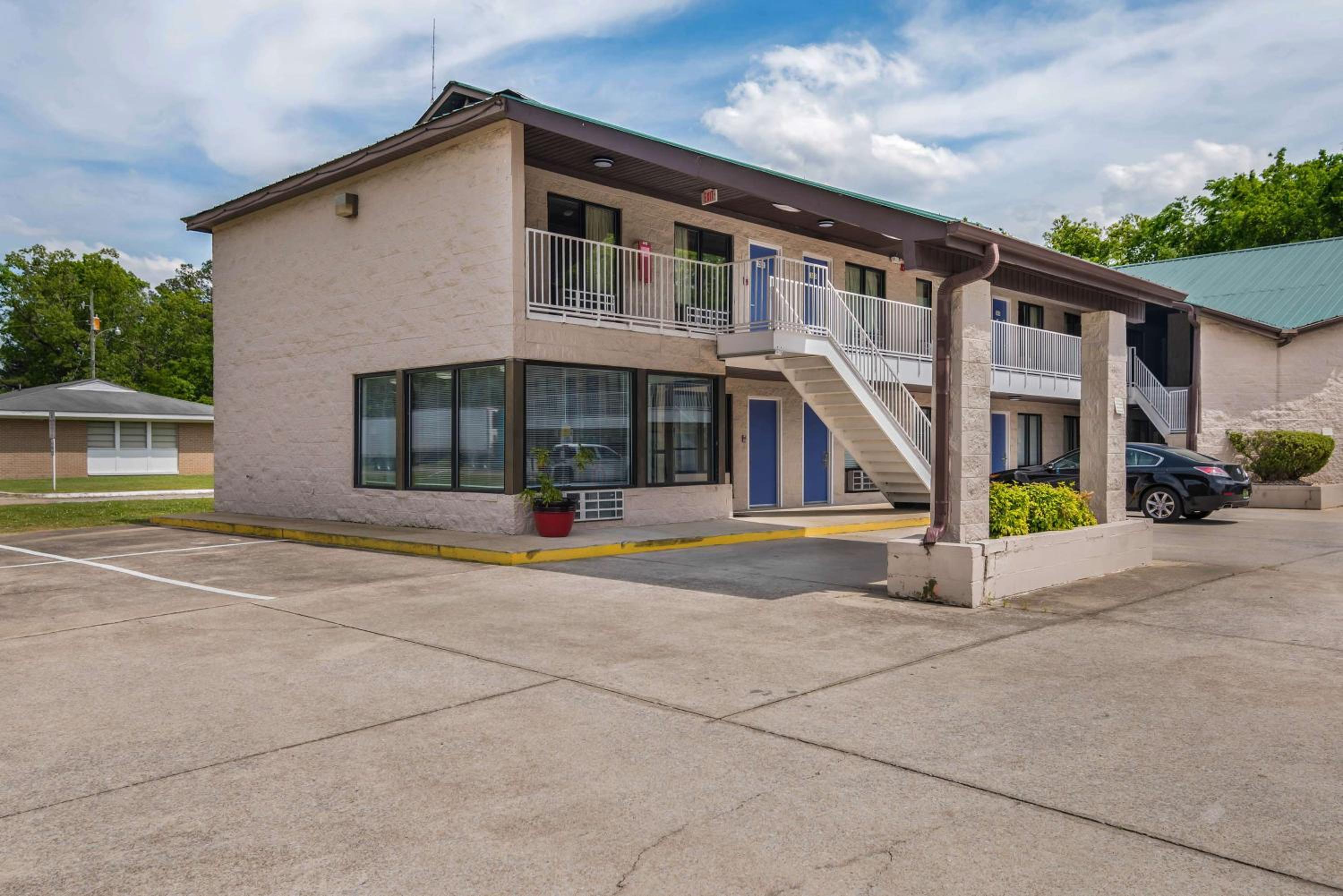 Motel 6-Attalla, AL
