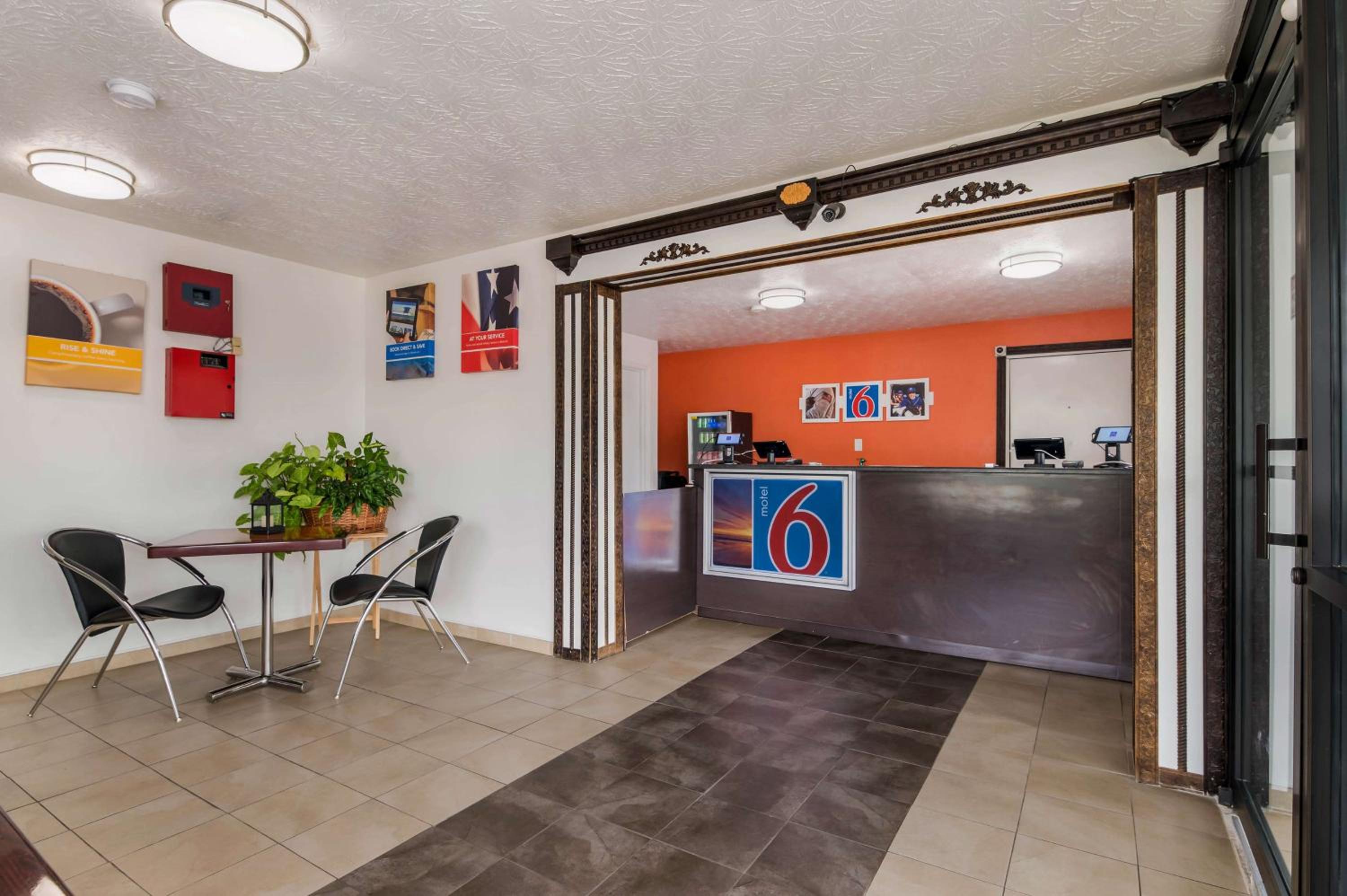 Motel 6-Attalla, AL
