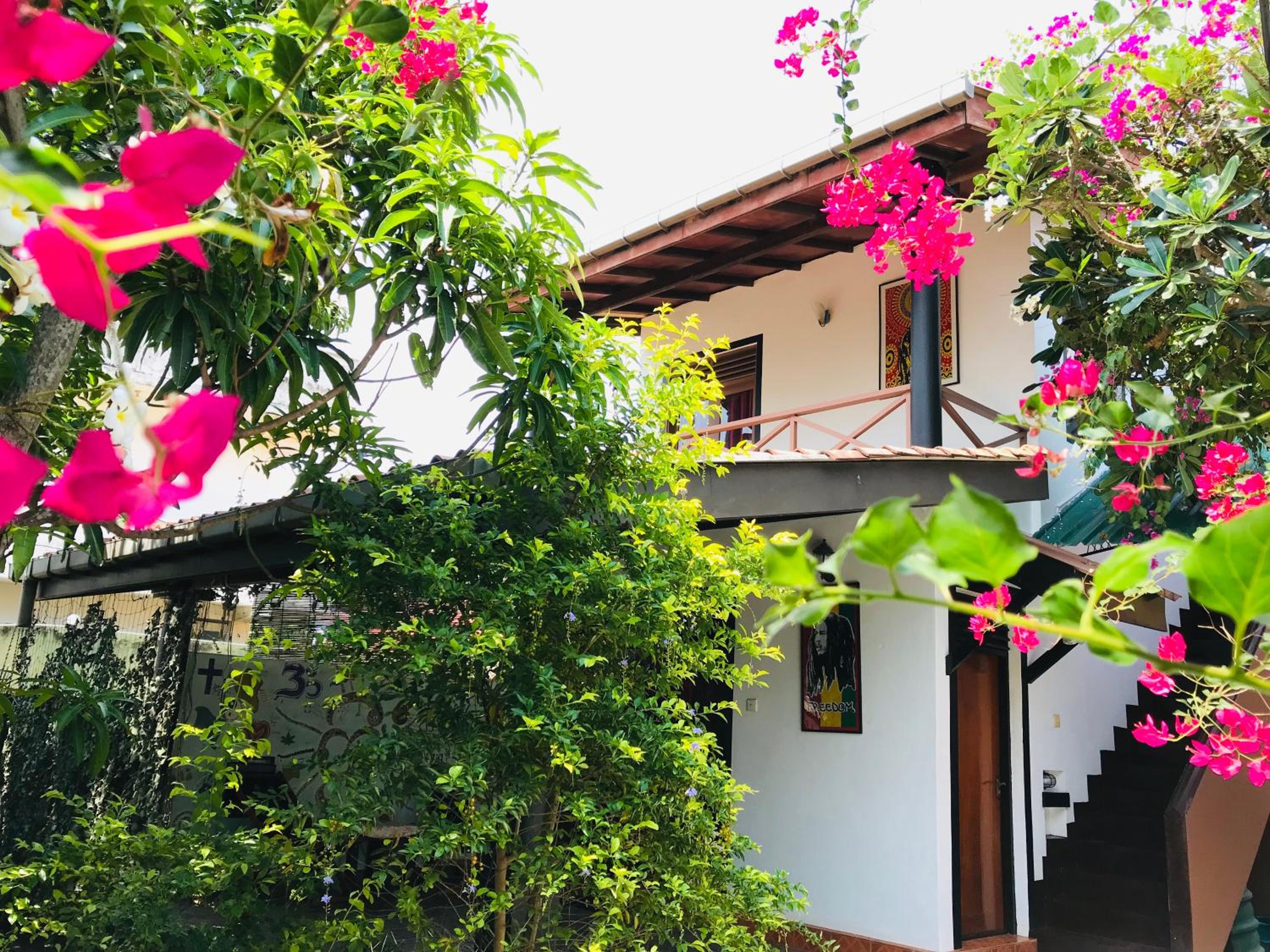 Sri Beach Bungalows And Villa