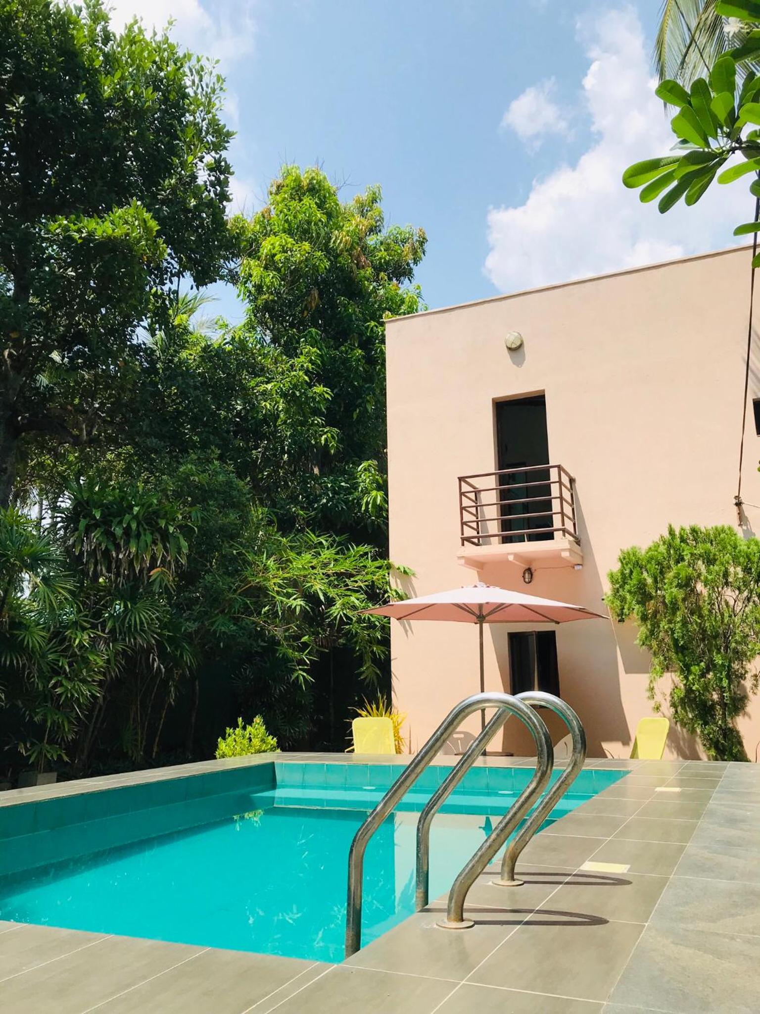 Sri Beach Bungalows And Villa