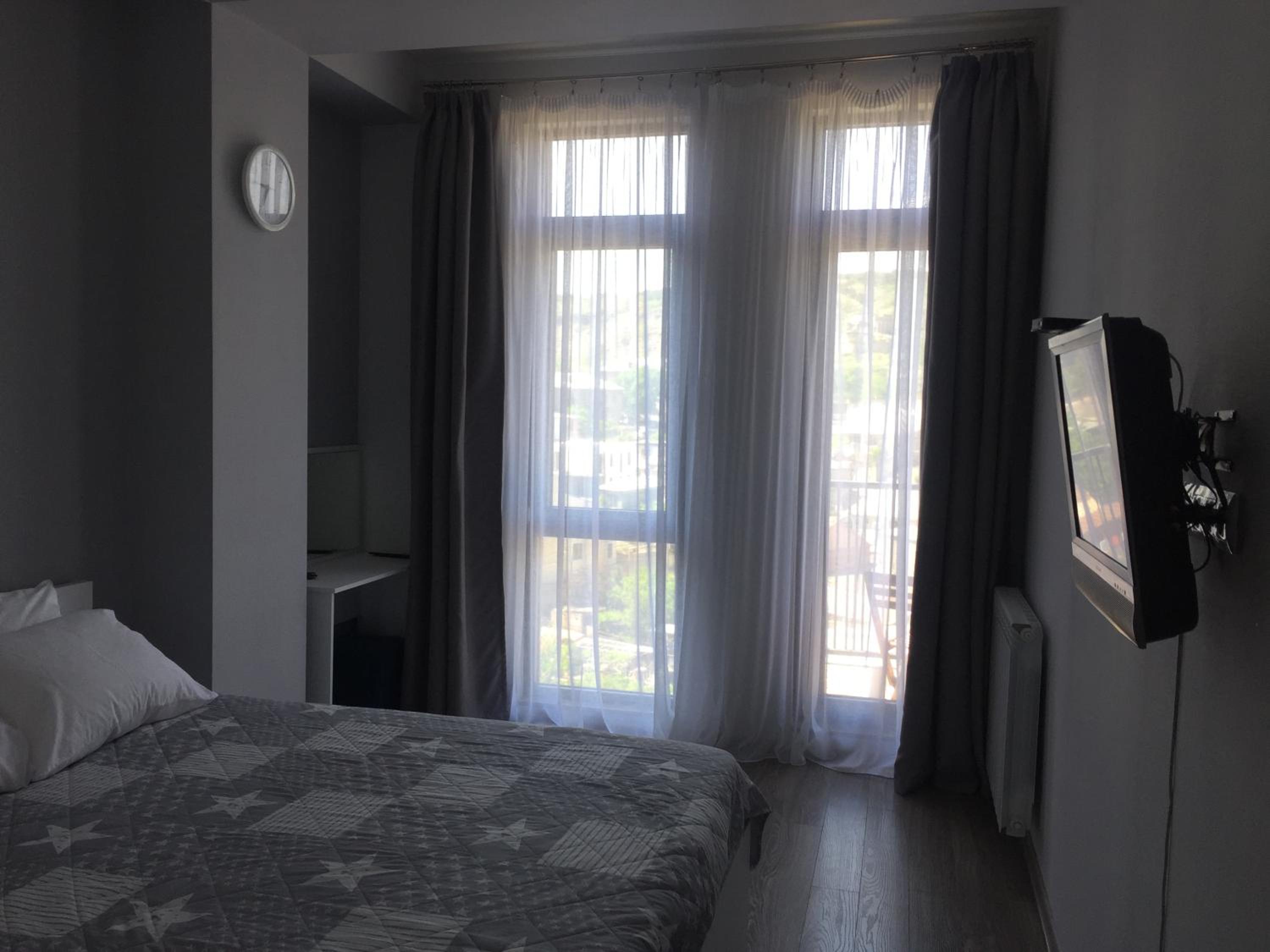 Sunny Apartment Ortachala