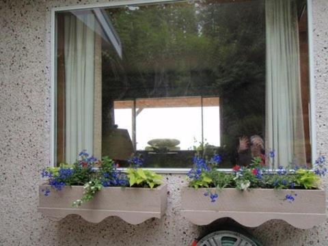 Sooke Vacations - Marge's Manor - Property Image 23