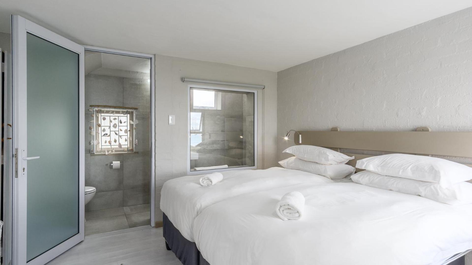 Blue Bay Lodge