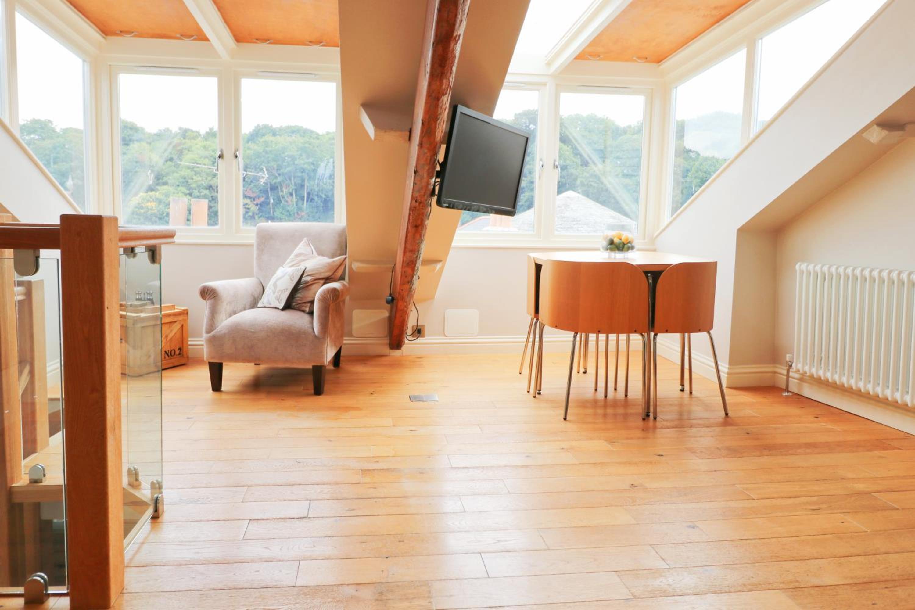 TOWN CENTRE contemporary cottage view 5