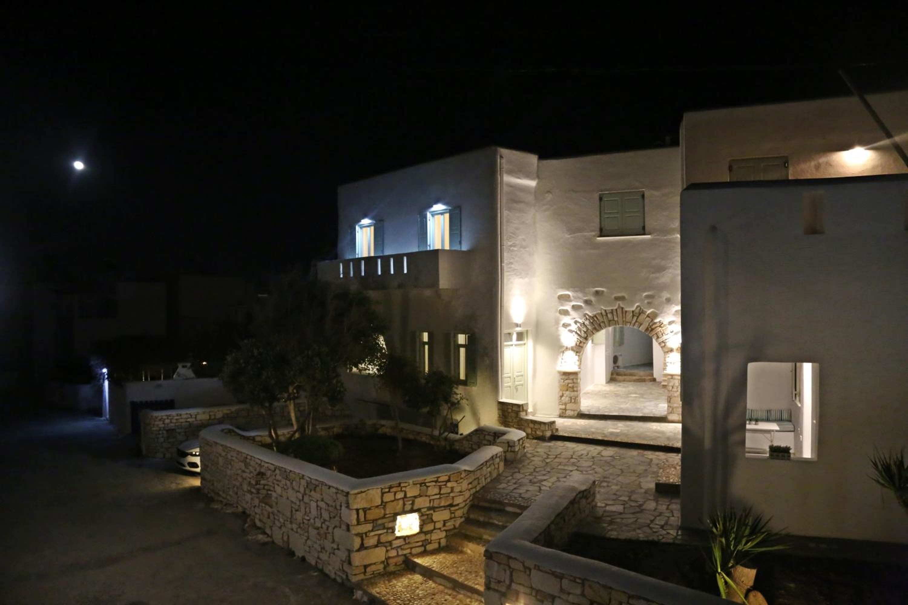 Hotel Dafni's Philoxenia - Image 1