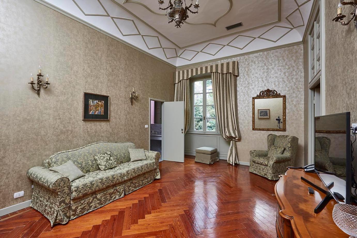Villa Platamone view 5
