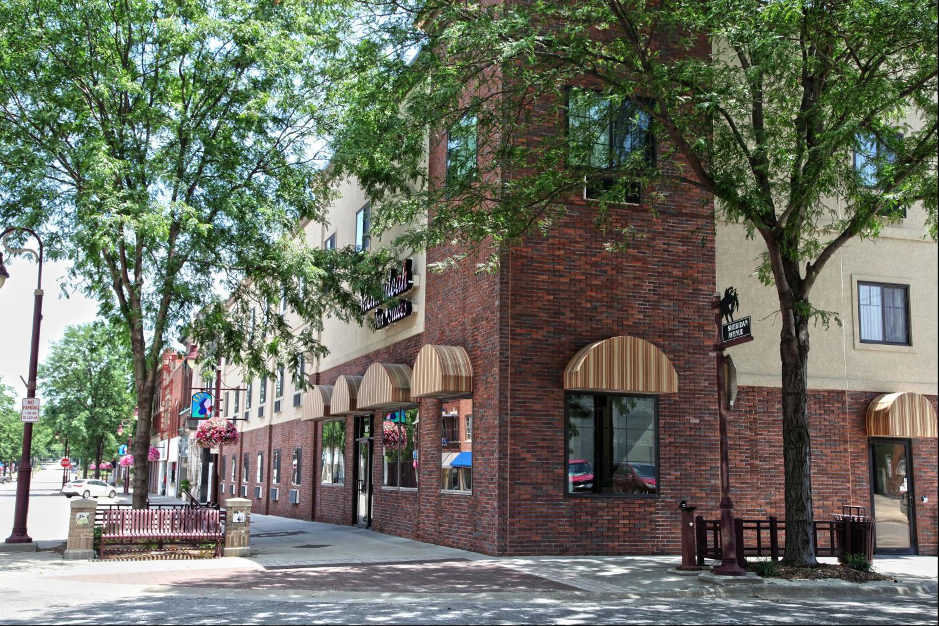Shenandoah Inn Suites - Property Image 16