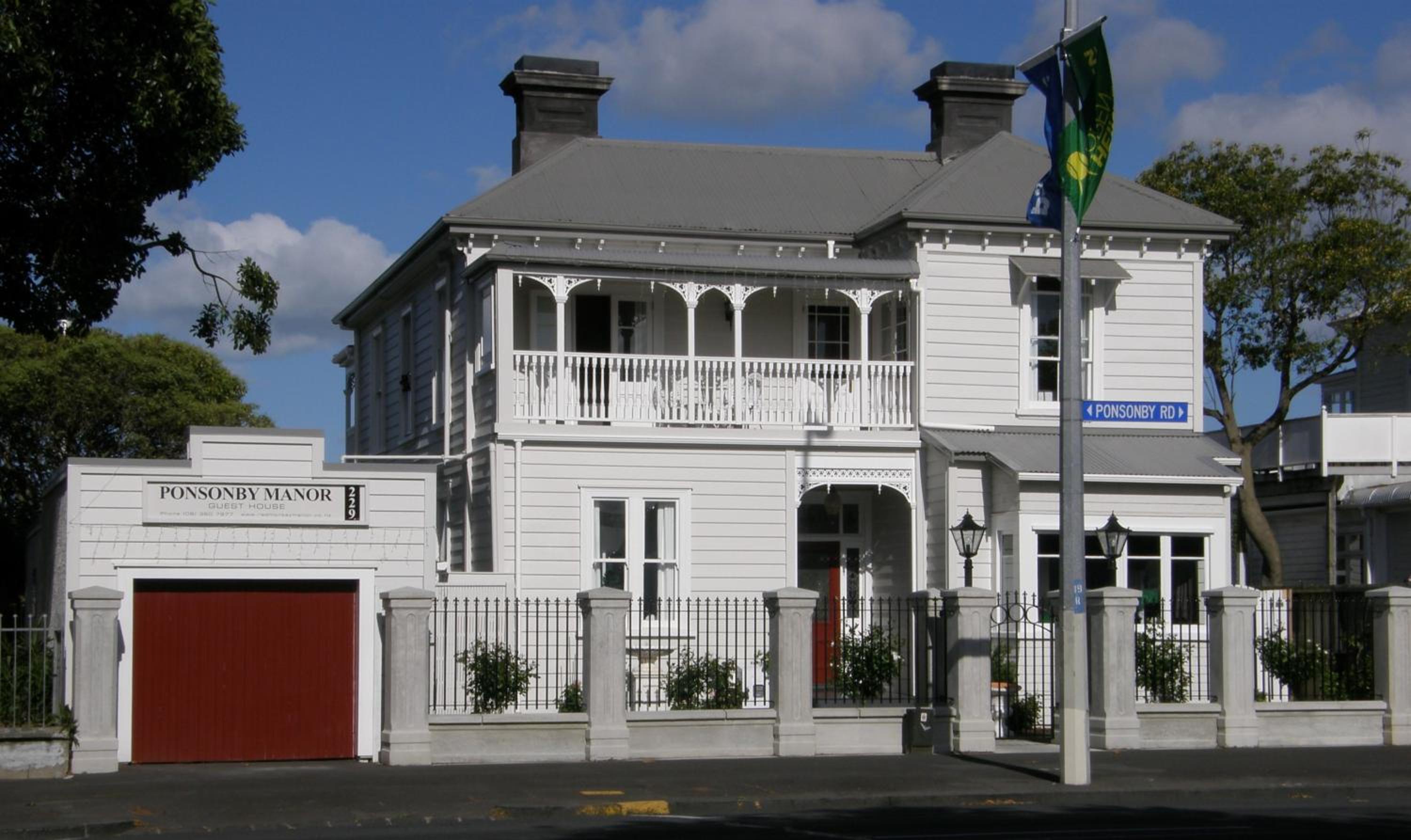 Hotel Ponsonby Manor - Image 1