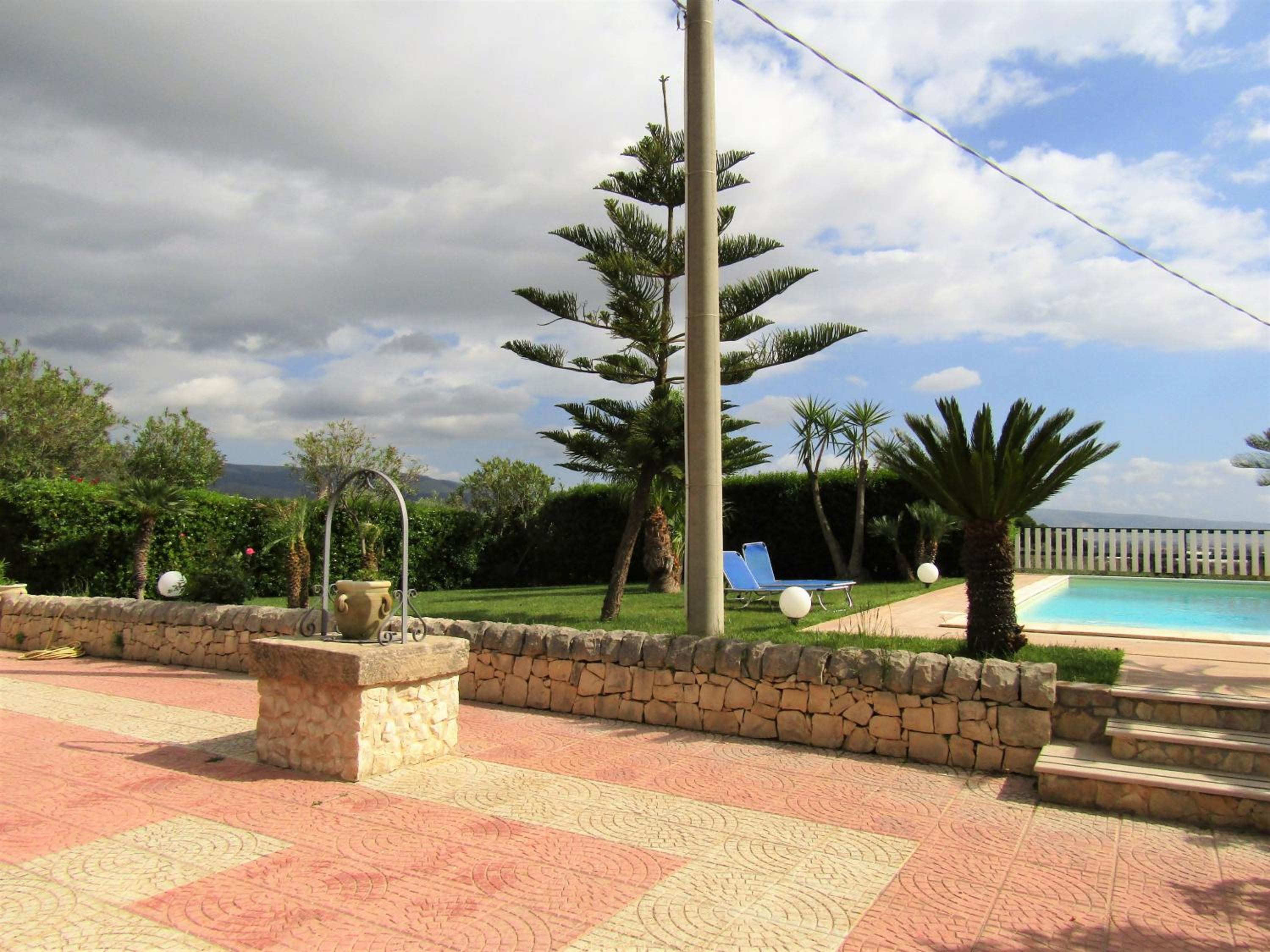 Photo 42