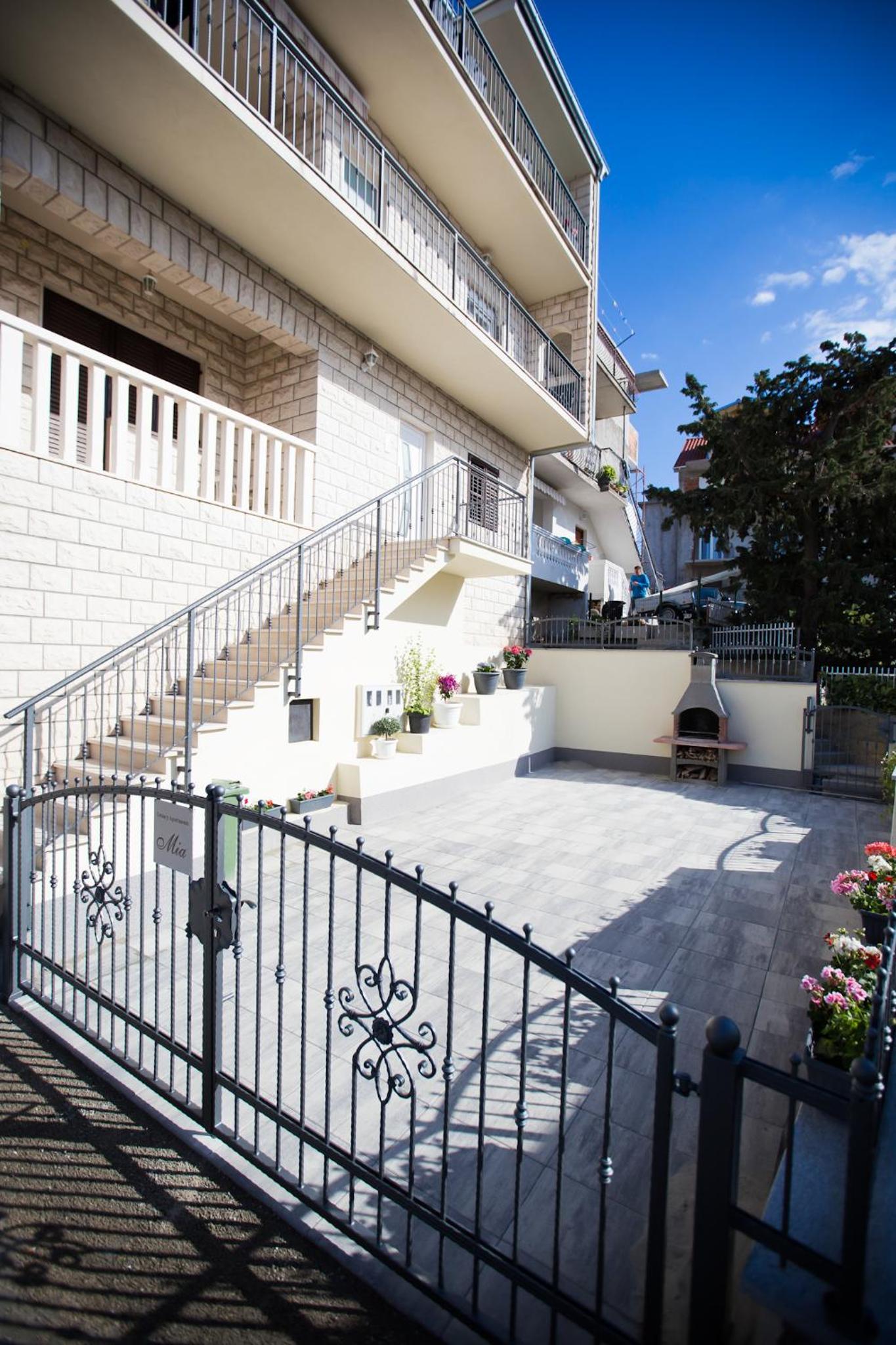 Photo 32
