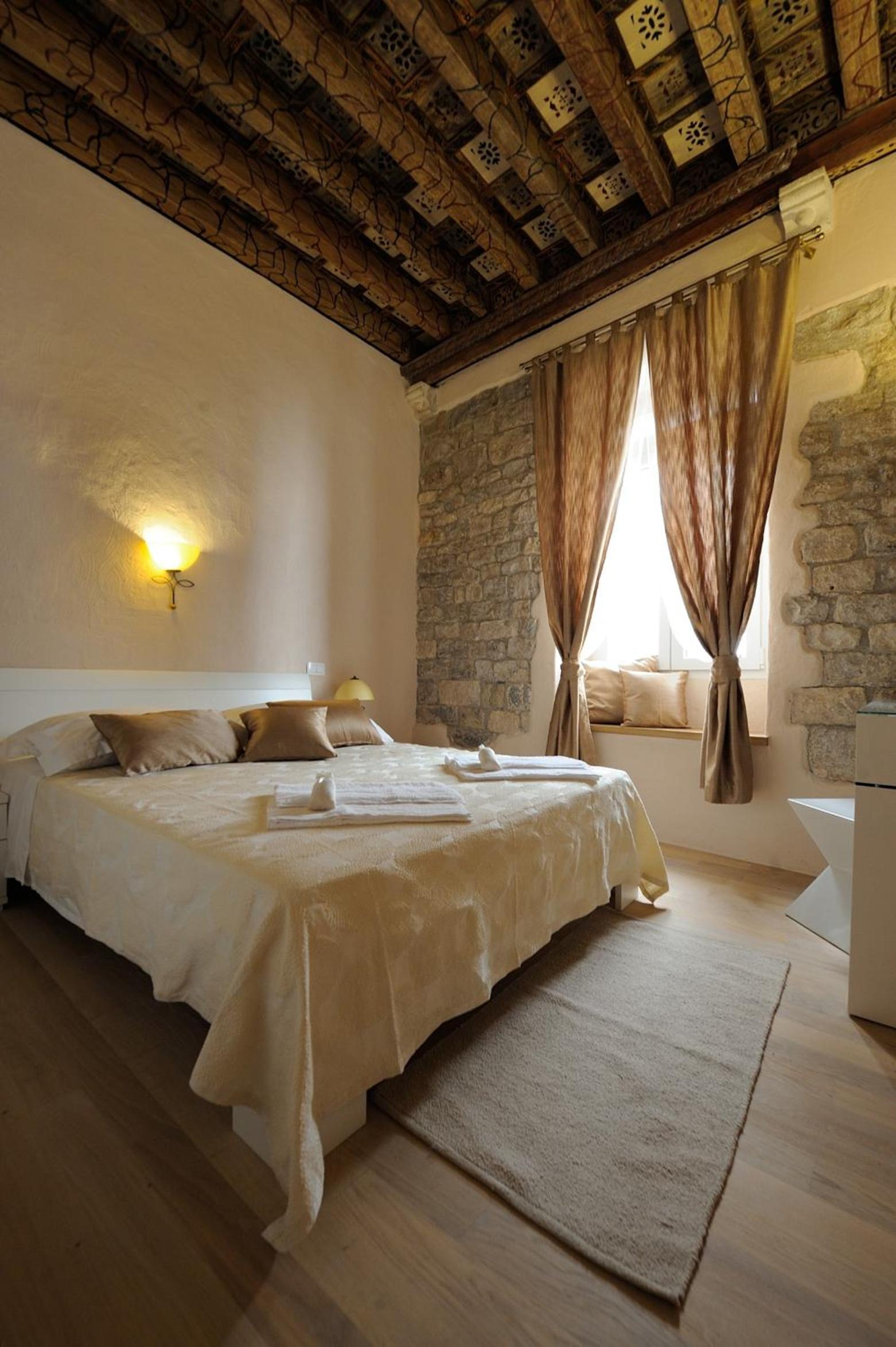 Desiderata Studio Apartment view 4