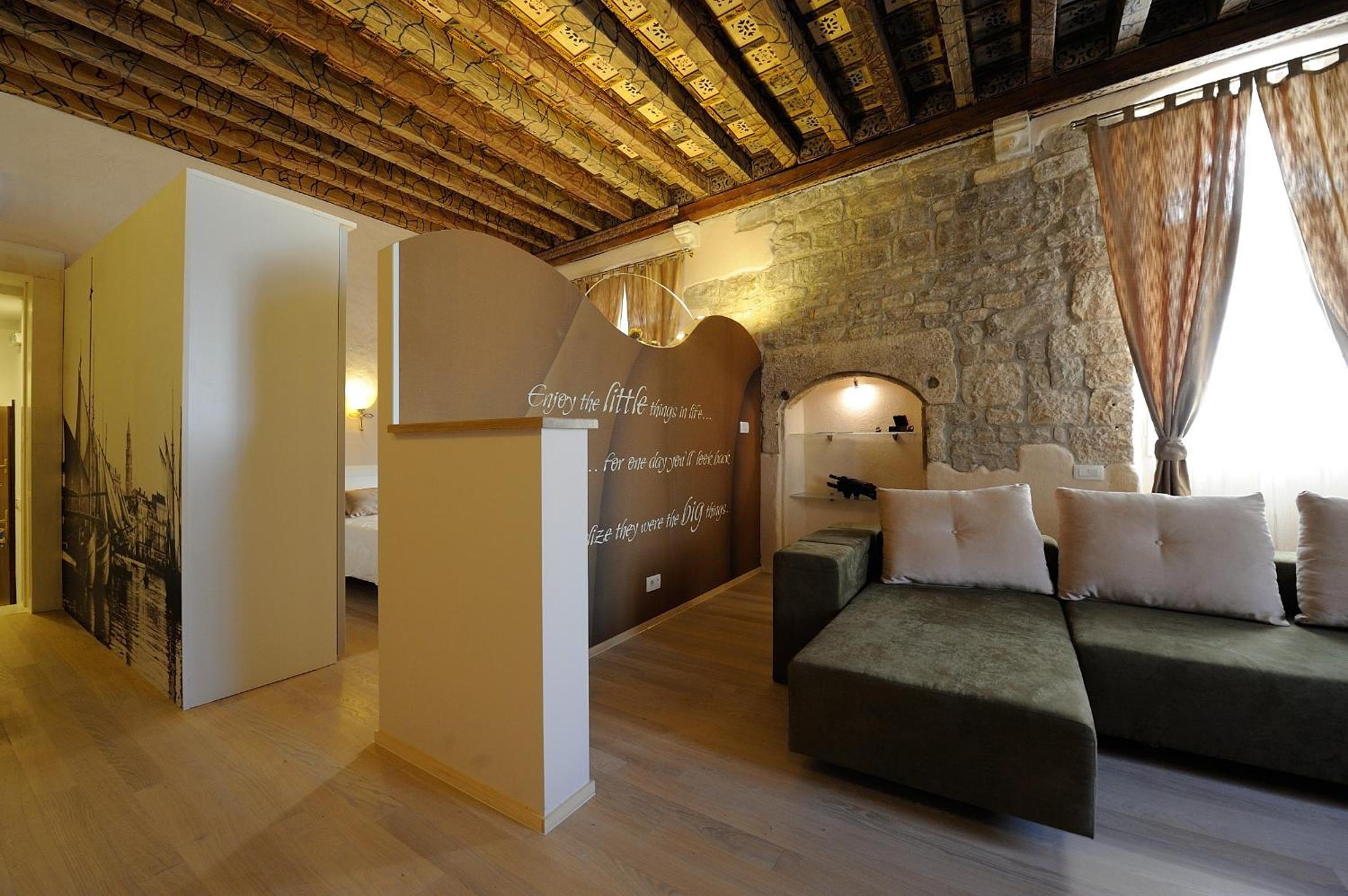 Desiderata Studio Apartment view 2