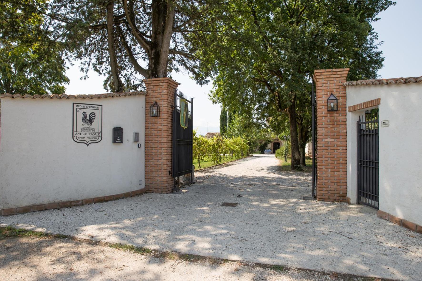 Antico Casale Spezia Pelagalli view 2