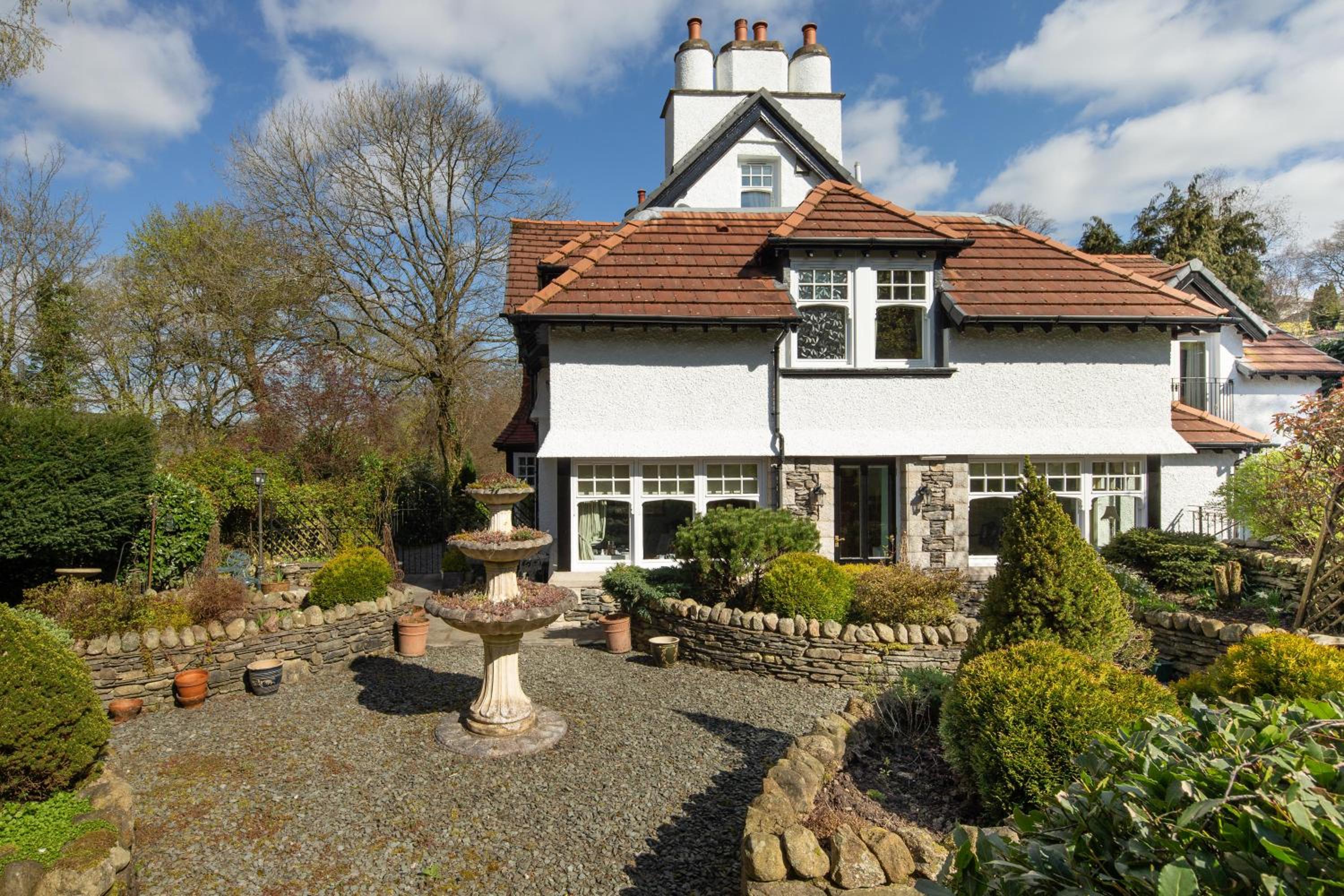 Storrs Gate House B & B No pets Allowed