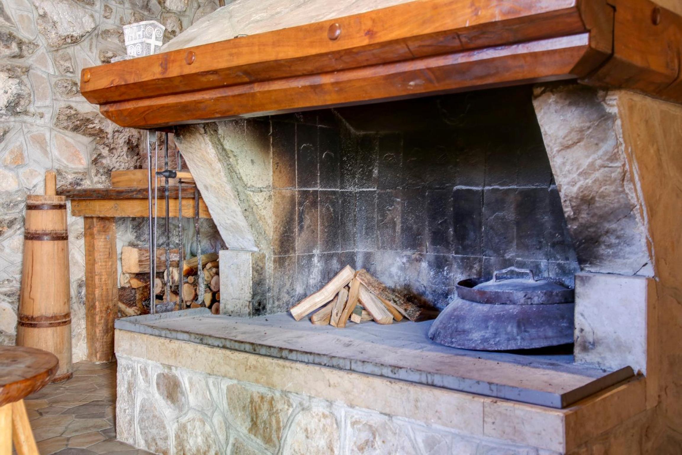 Rustic Stone House Bajeli with Jacuzzi photo 2