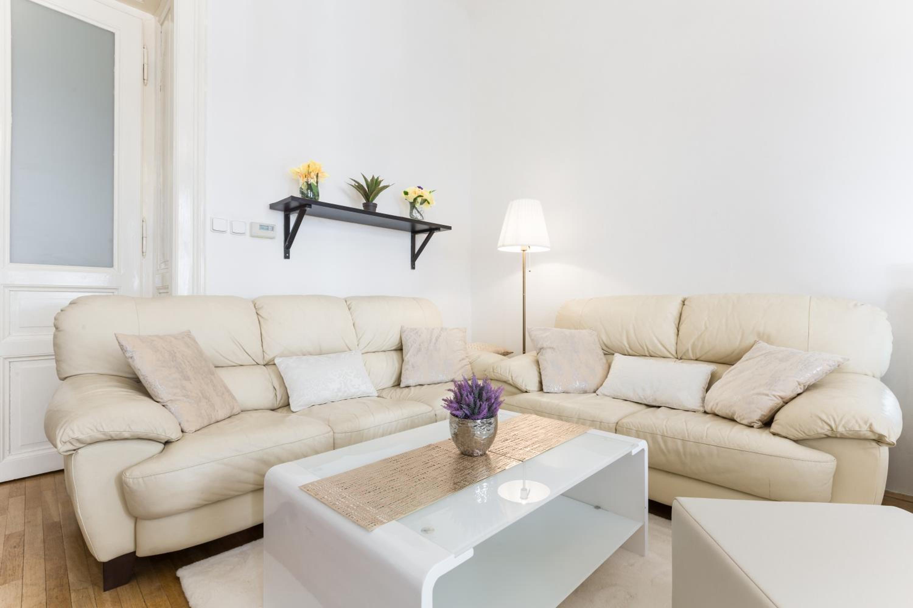 Diamond Riverside Apartment in the Heart of Prague