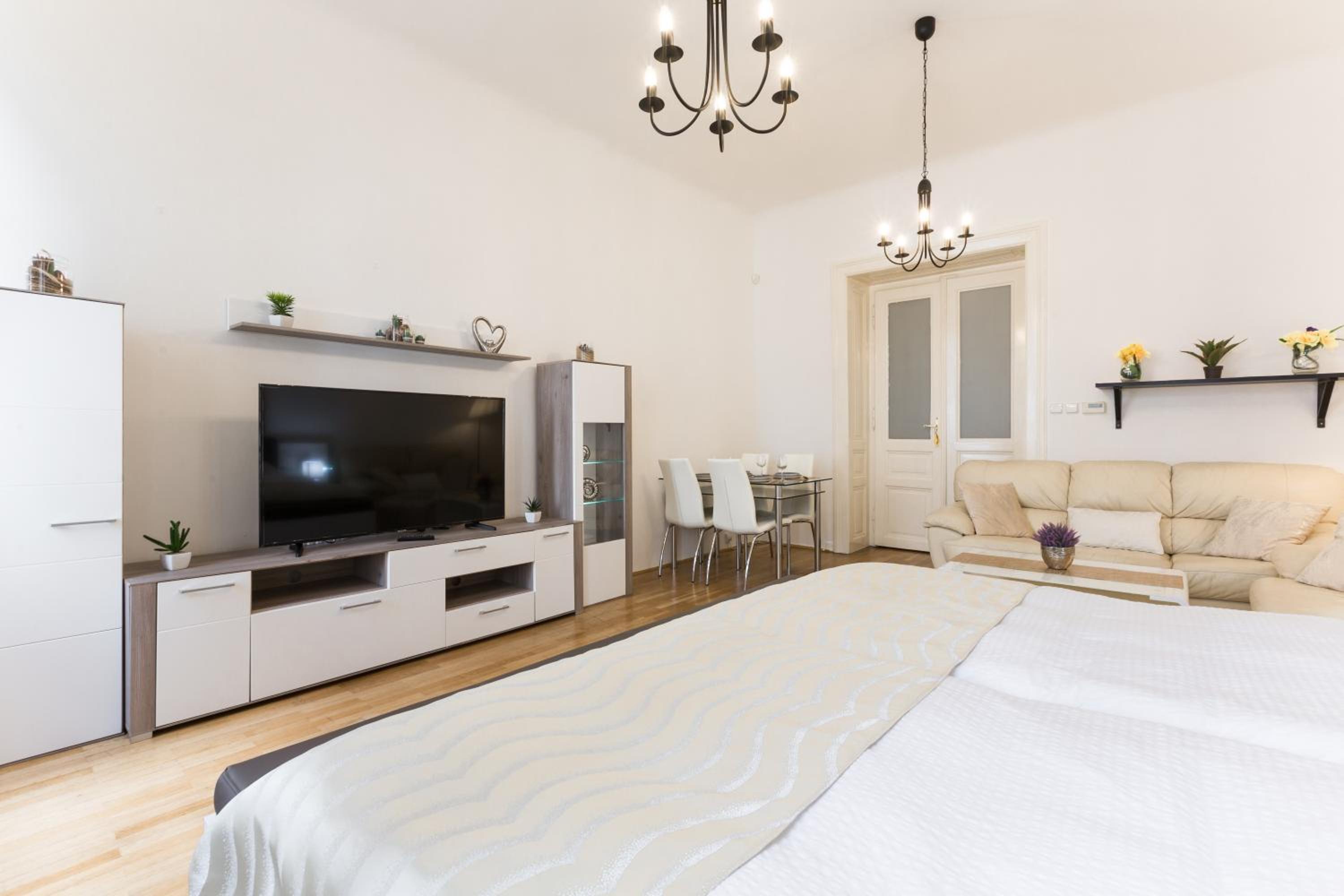 Diamond Riverside Apartment in the Heart of Prague