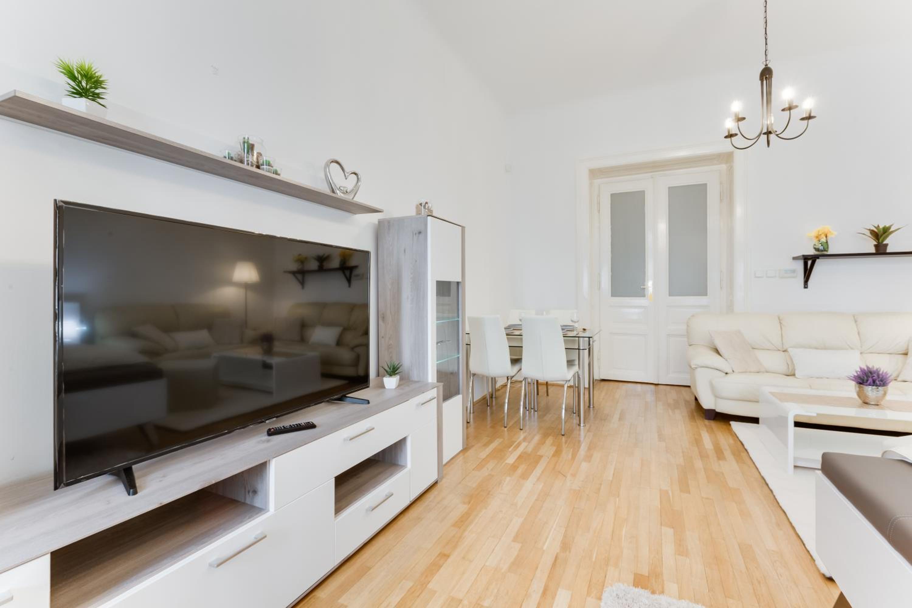 Diamond Riverside Apartment in the Heart of Prague
