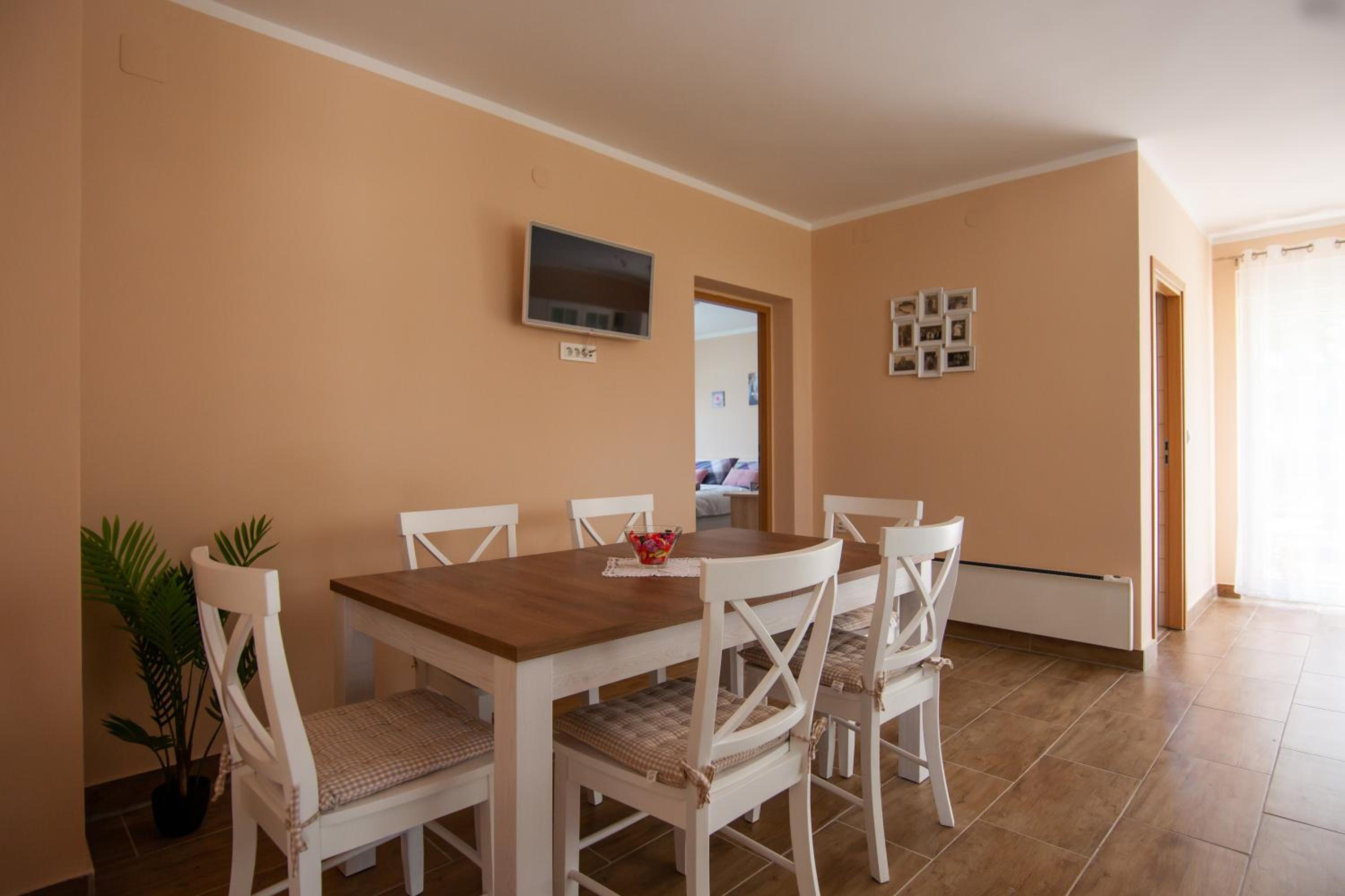 Apartmani Slavek view 5