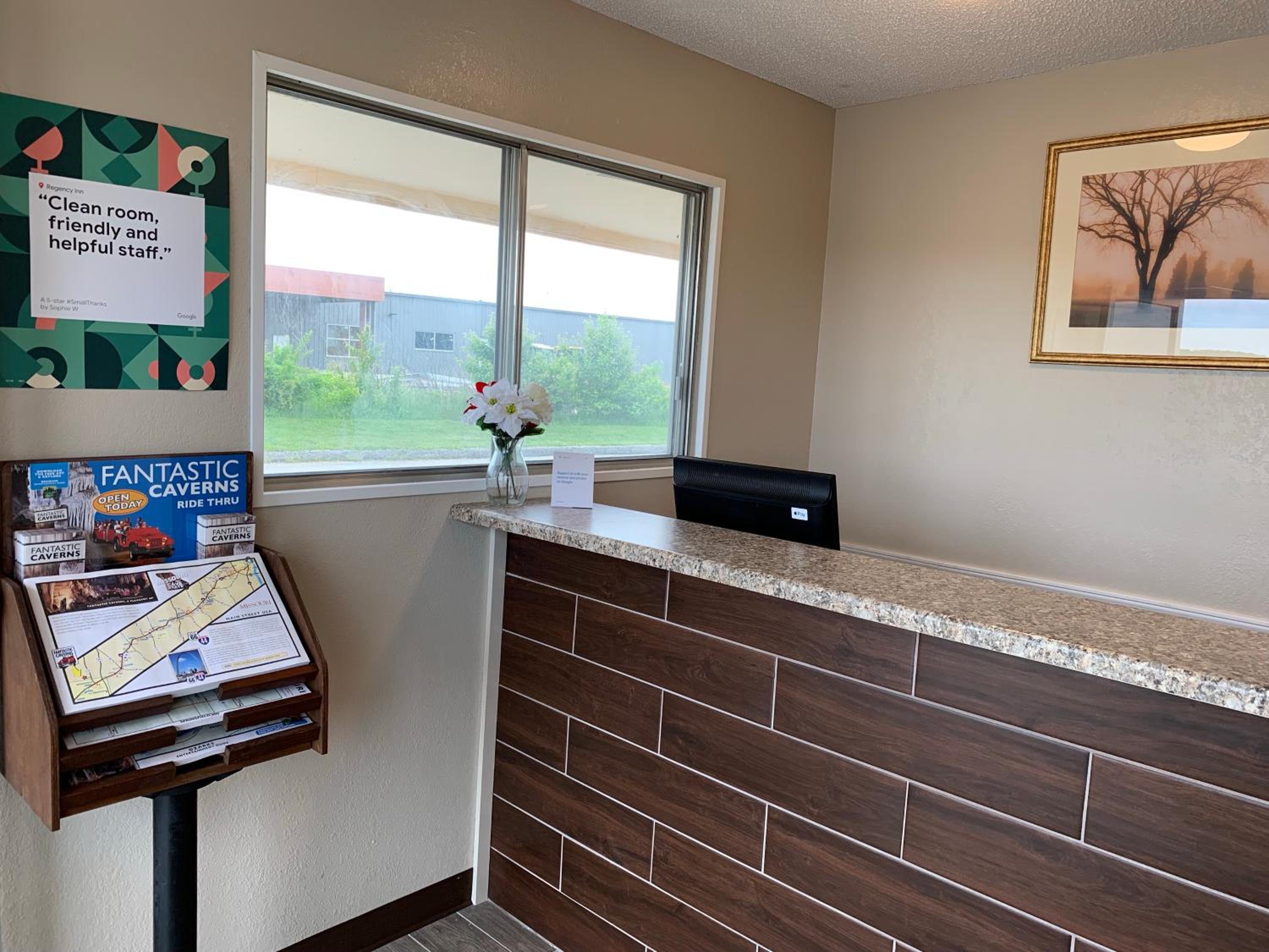 Rolla Vacations - Regency Inn - Property Image 18