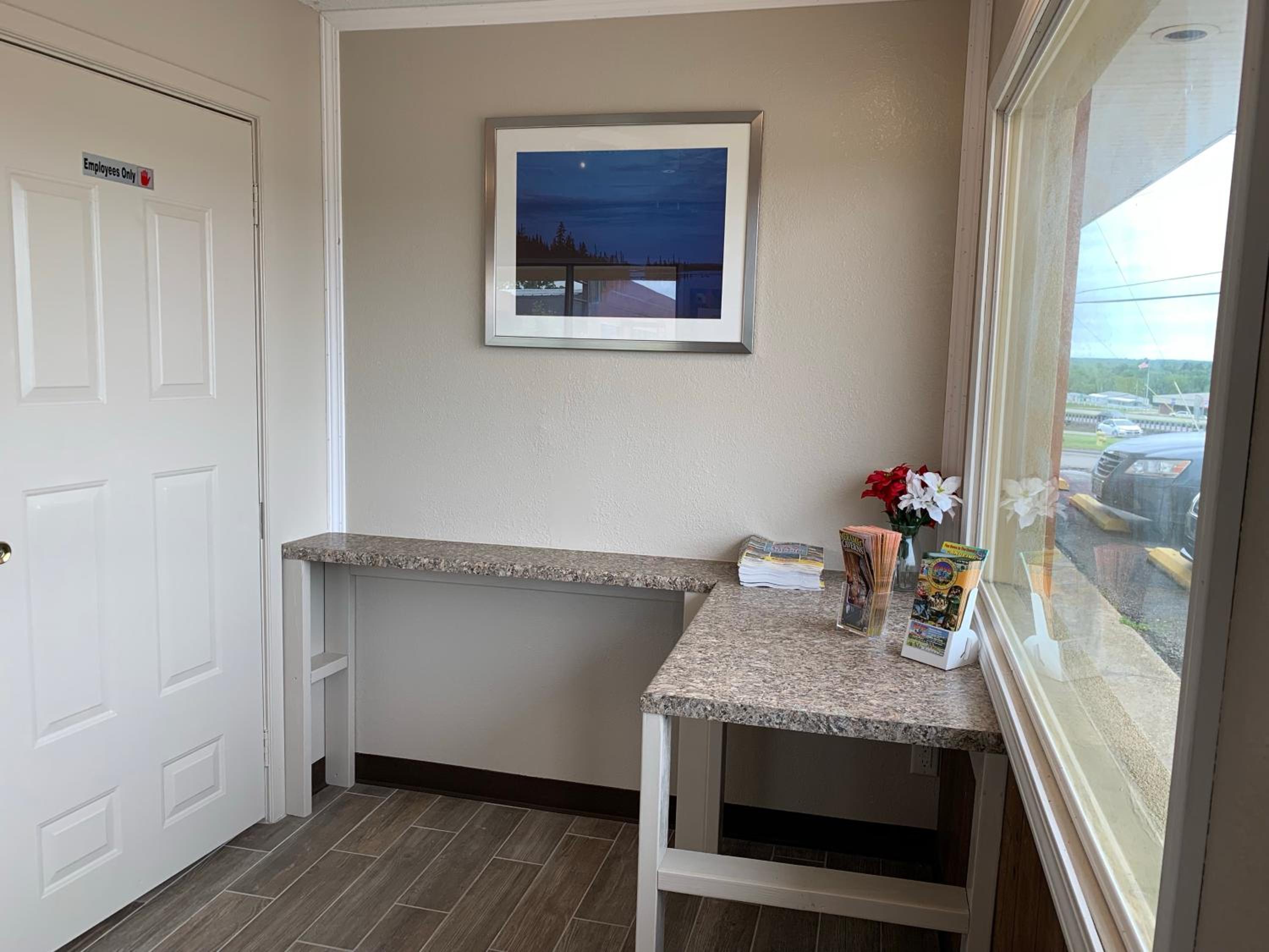 Rolla Vacations - Regency Inn - Property Image 17