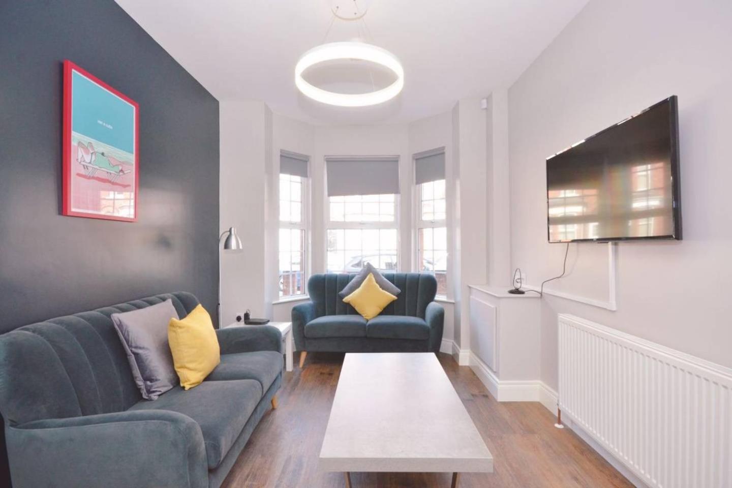 Modern Queens Quarter Townhouse 2 view 4