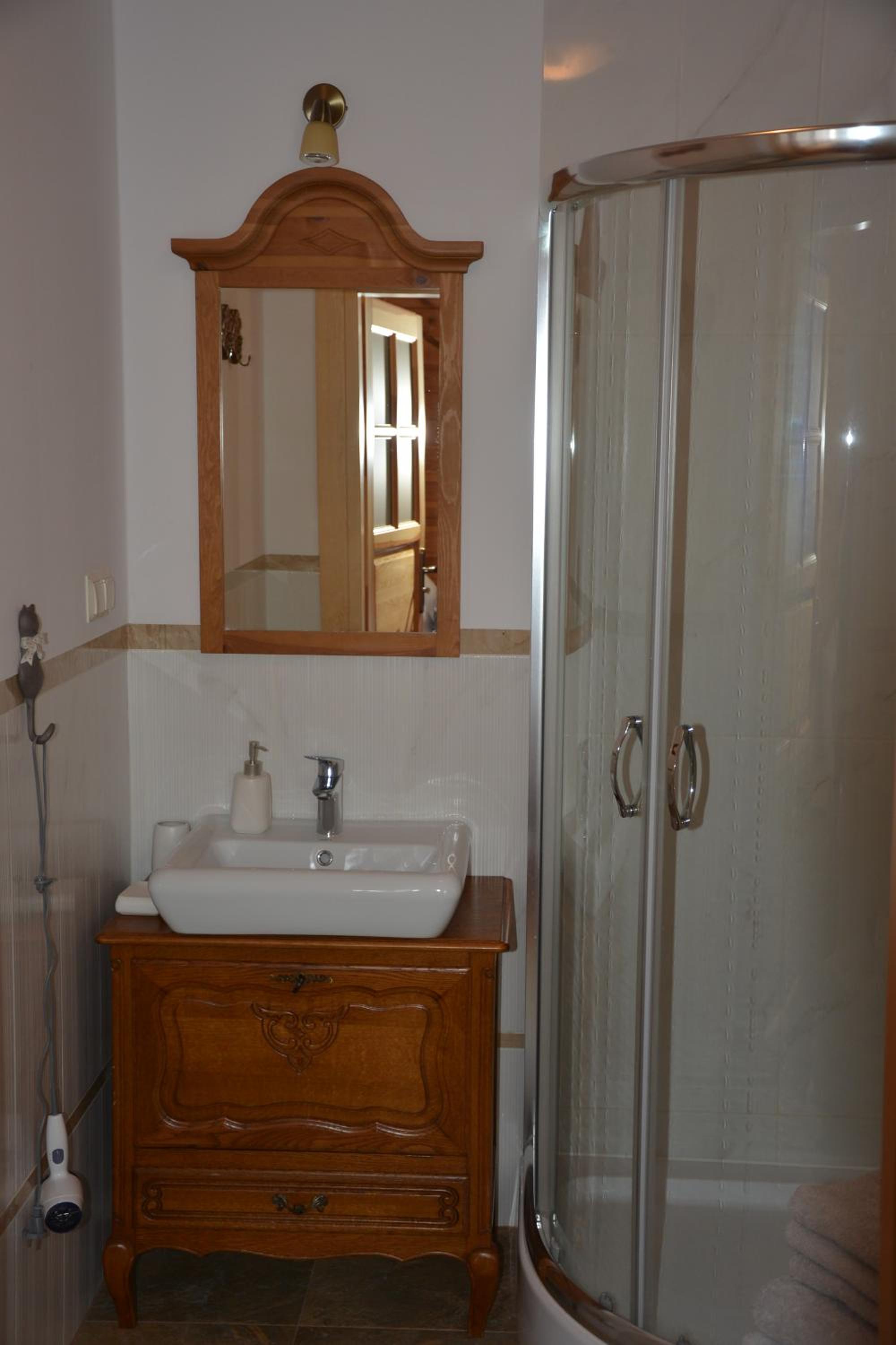 Photo 33