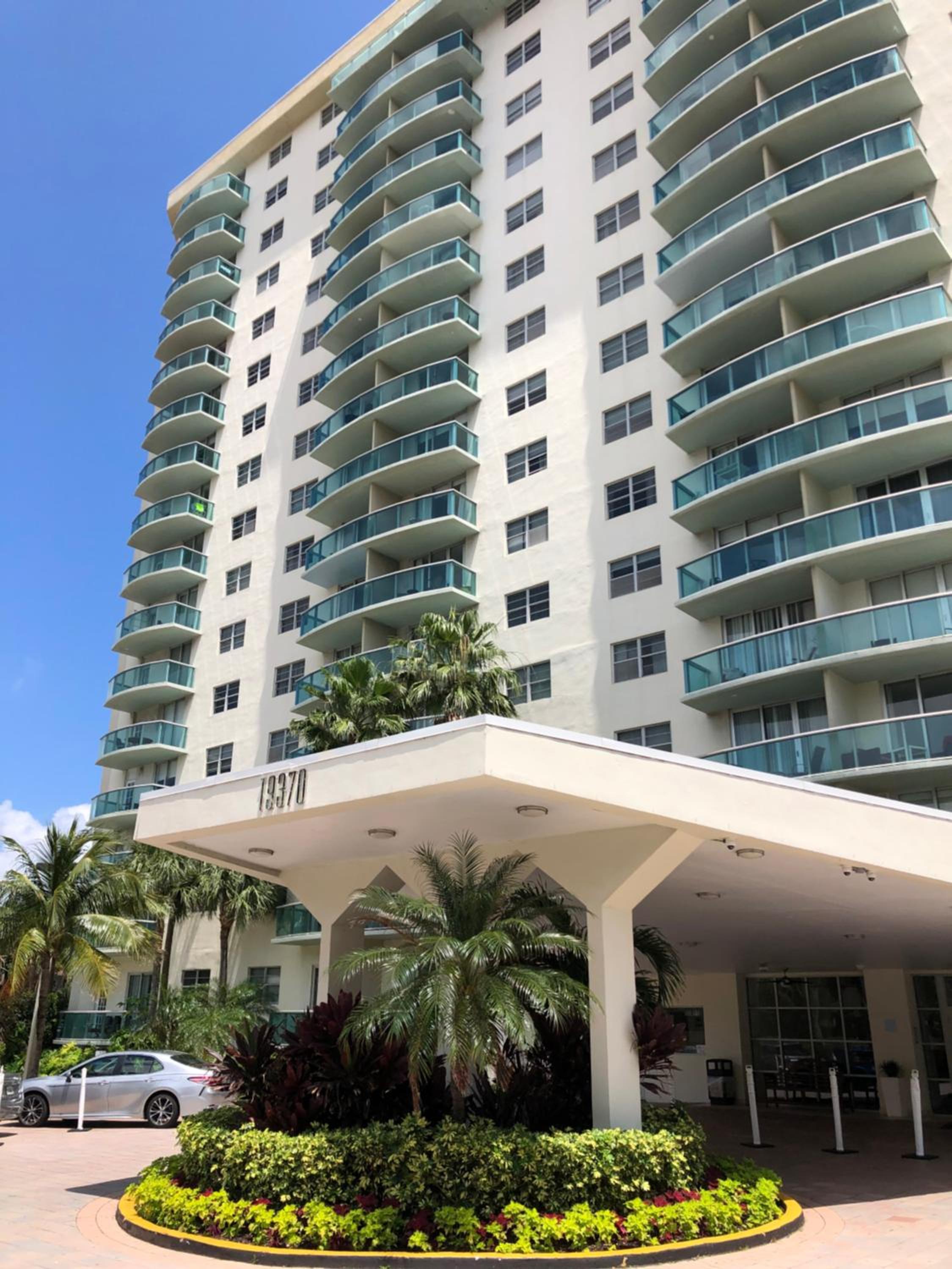 Hotel Ocean Reserve Miami Luxury Rentals - Image 1