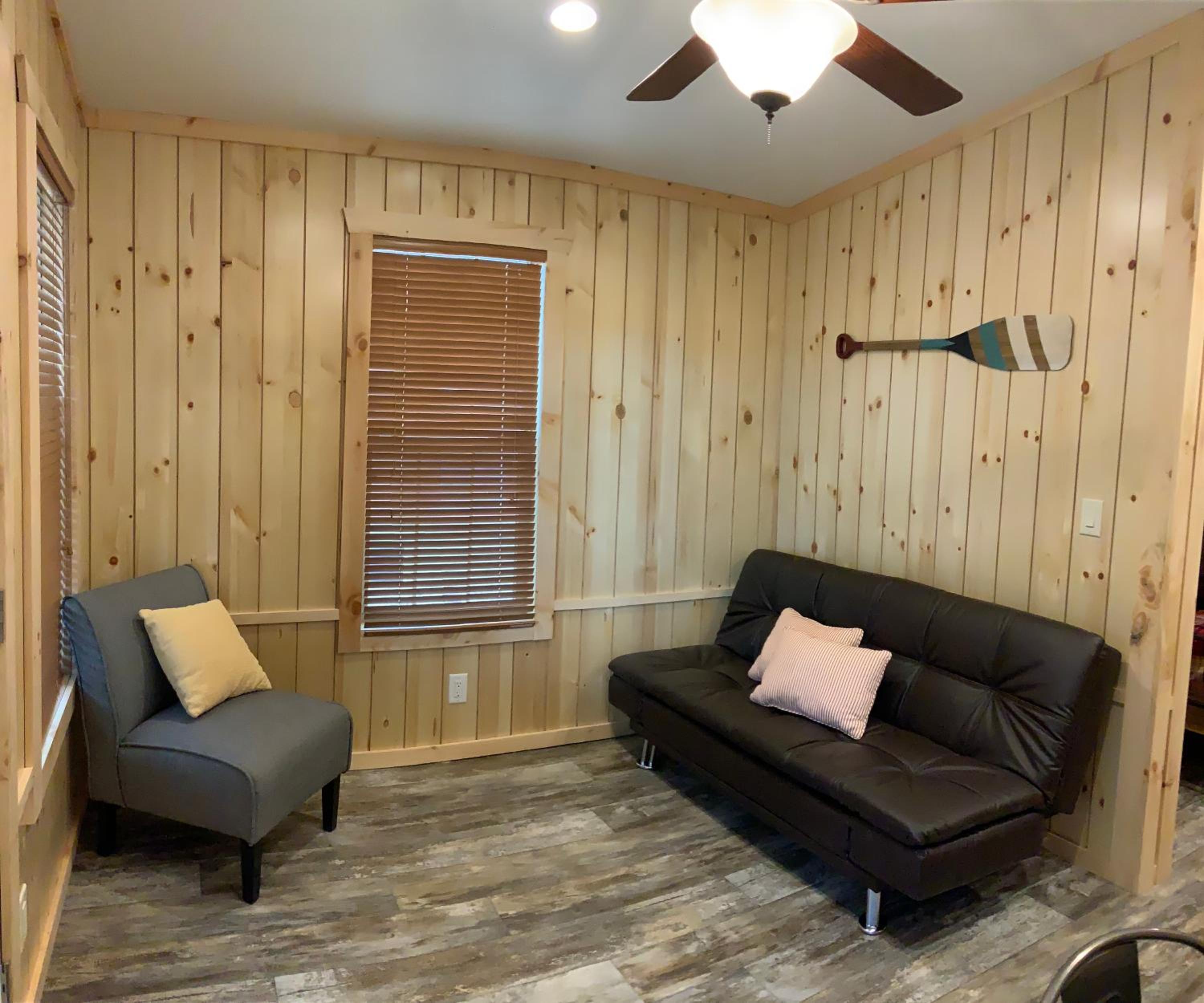 Rockerville Lodge & Cabins